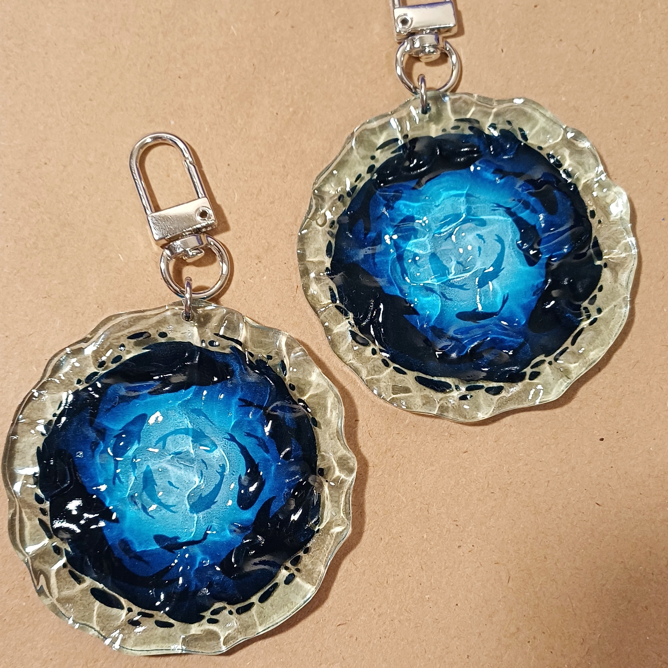 брелок "акулы в воде"