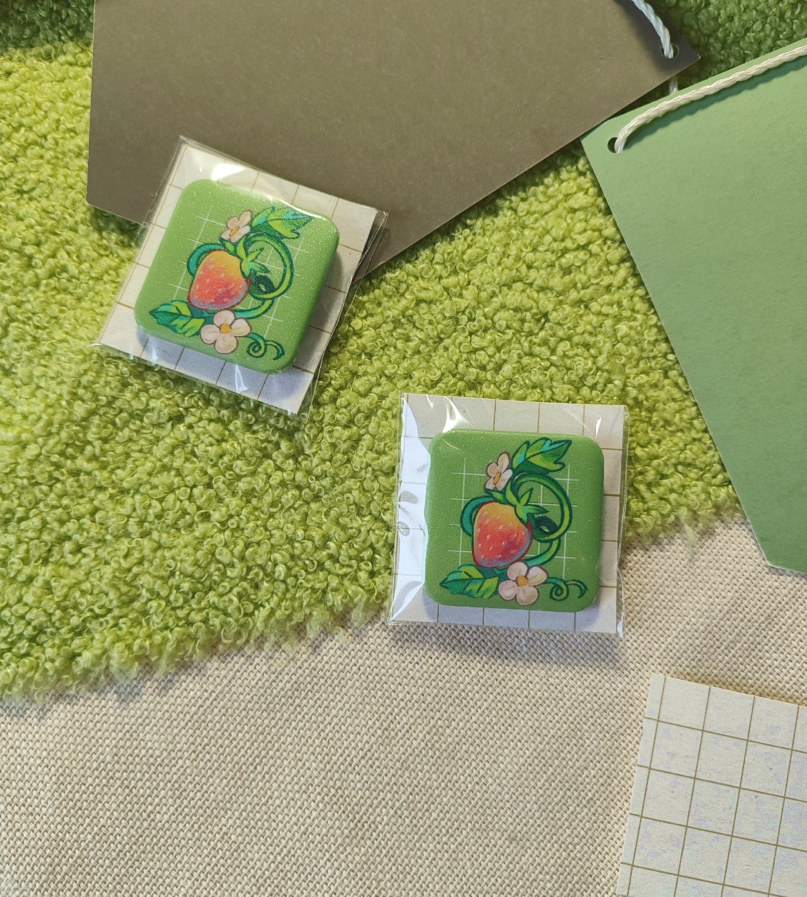 Значок квадрат Клубника