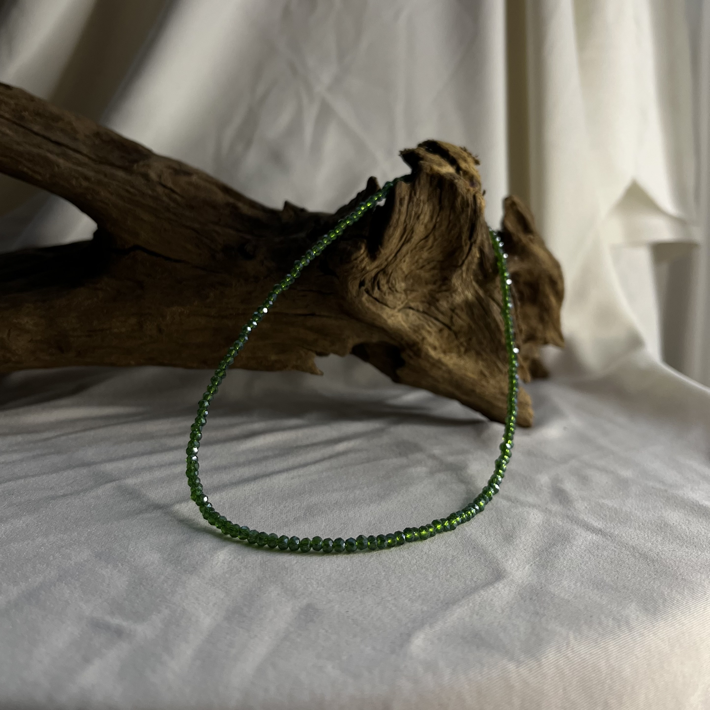 Чокер из зеленого стекла