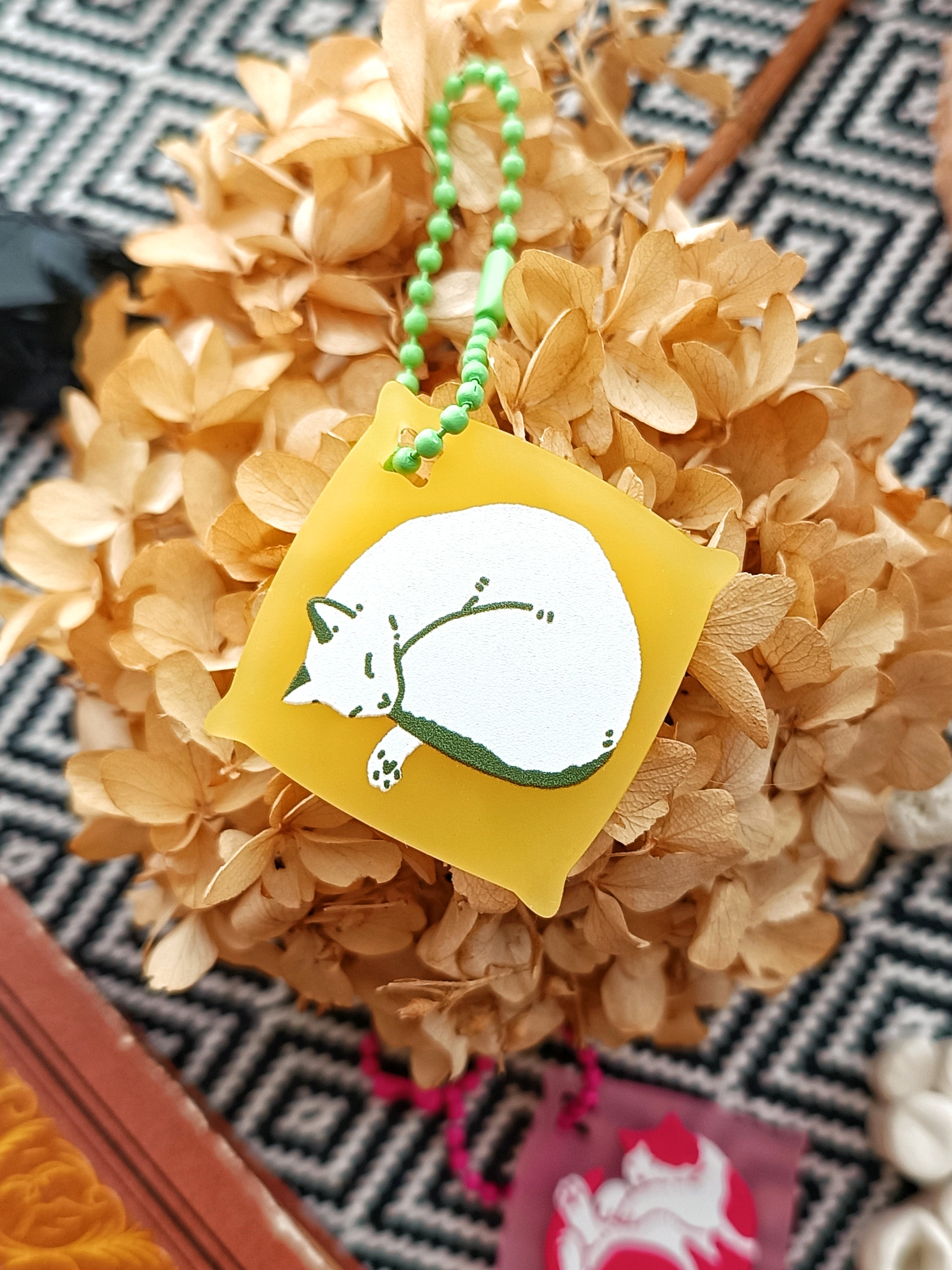 БРЕЛОК, желтая сплюшка