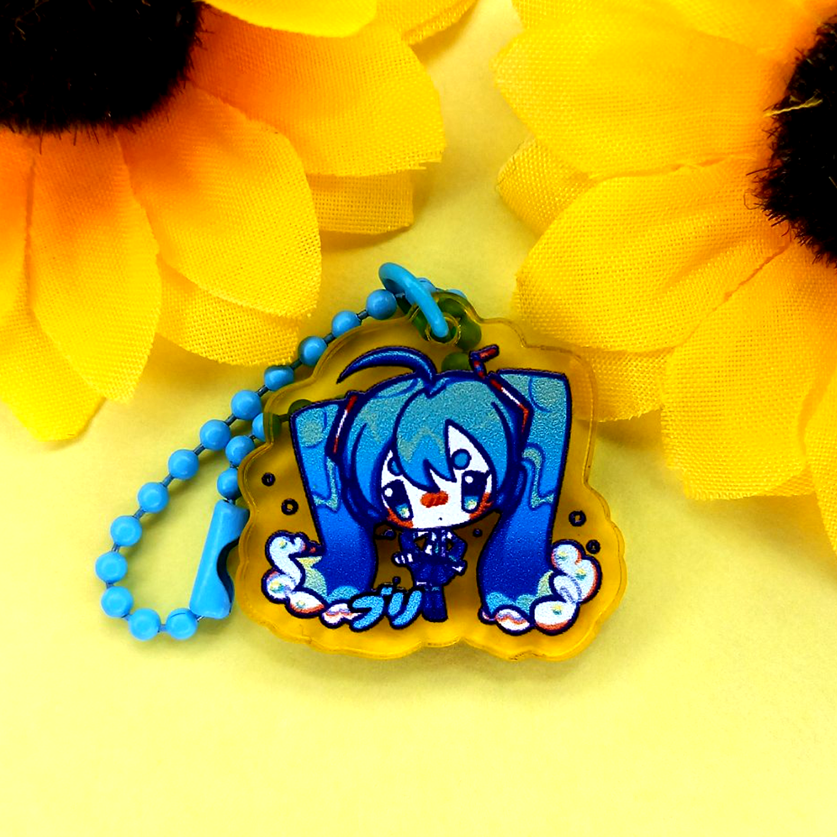 Брелок 3 см Мику жёлт