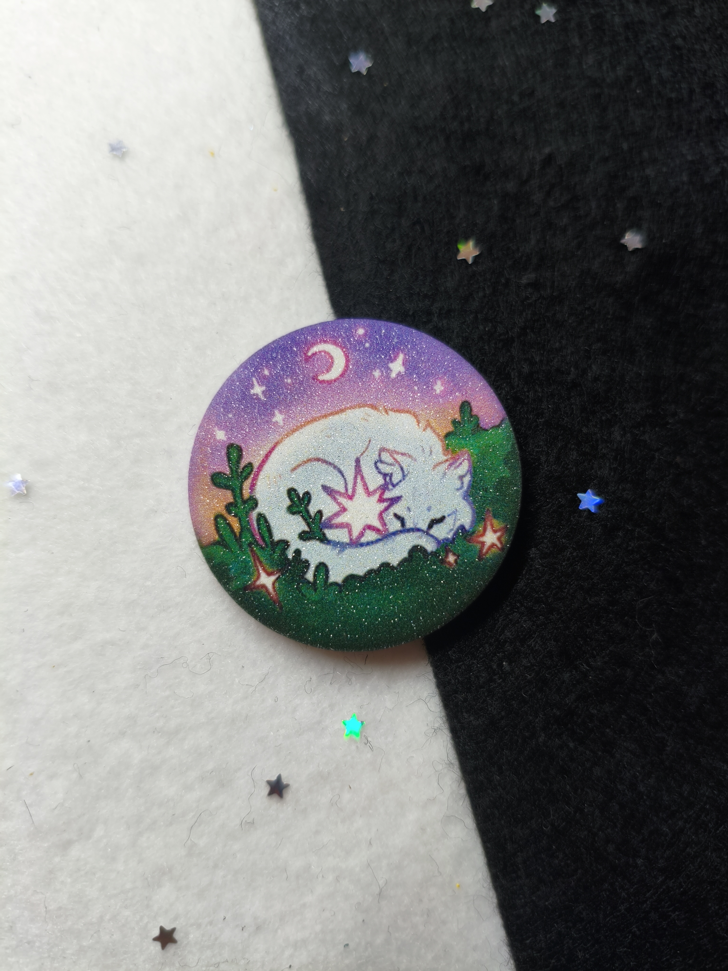 Значок 37мм спящий котик