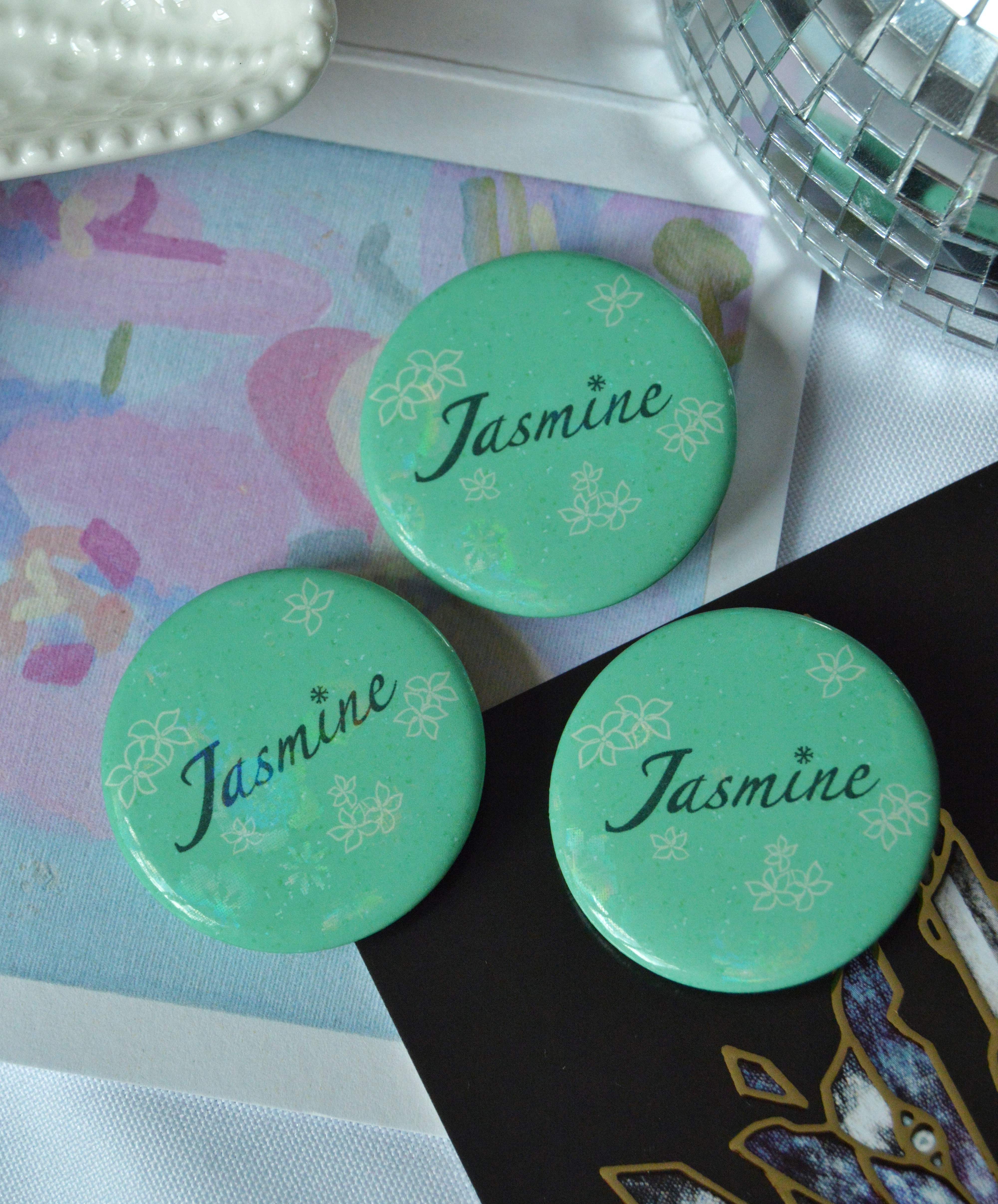 Значок 37мм Жасмин