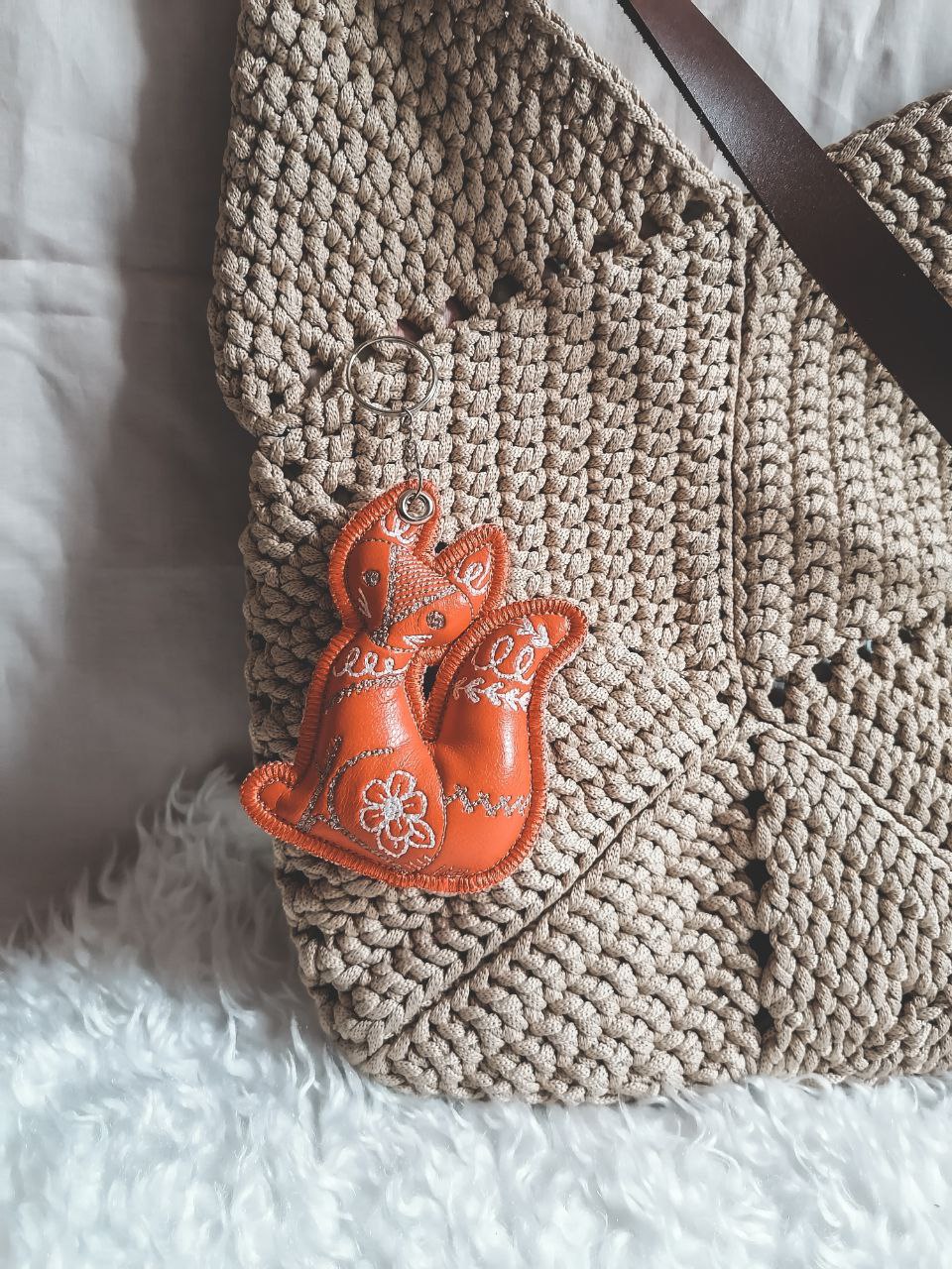 Брелок лиса экокожа