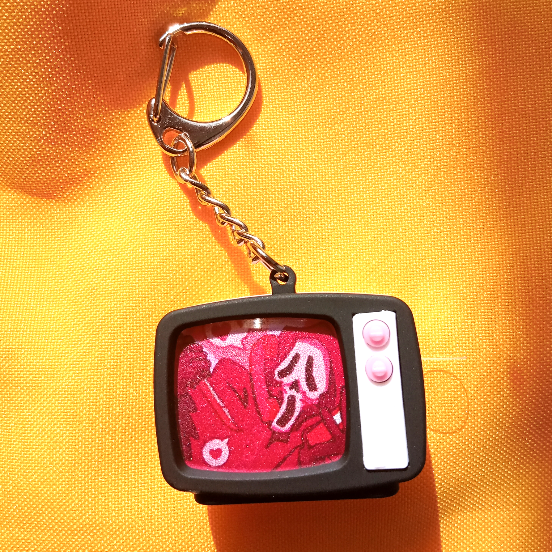 Брелок-телевизор “Крик”