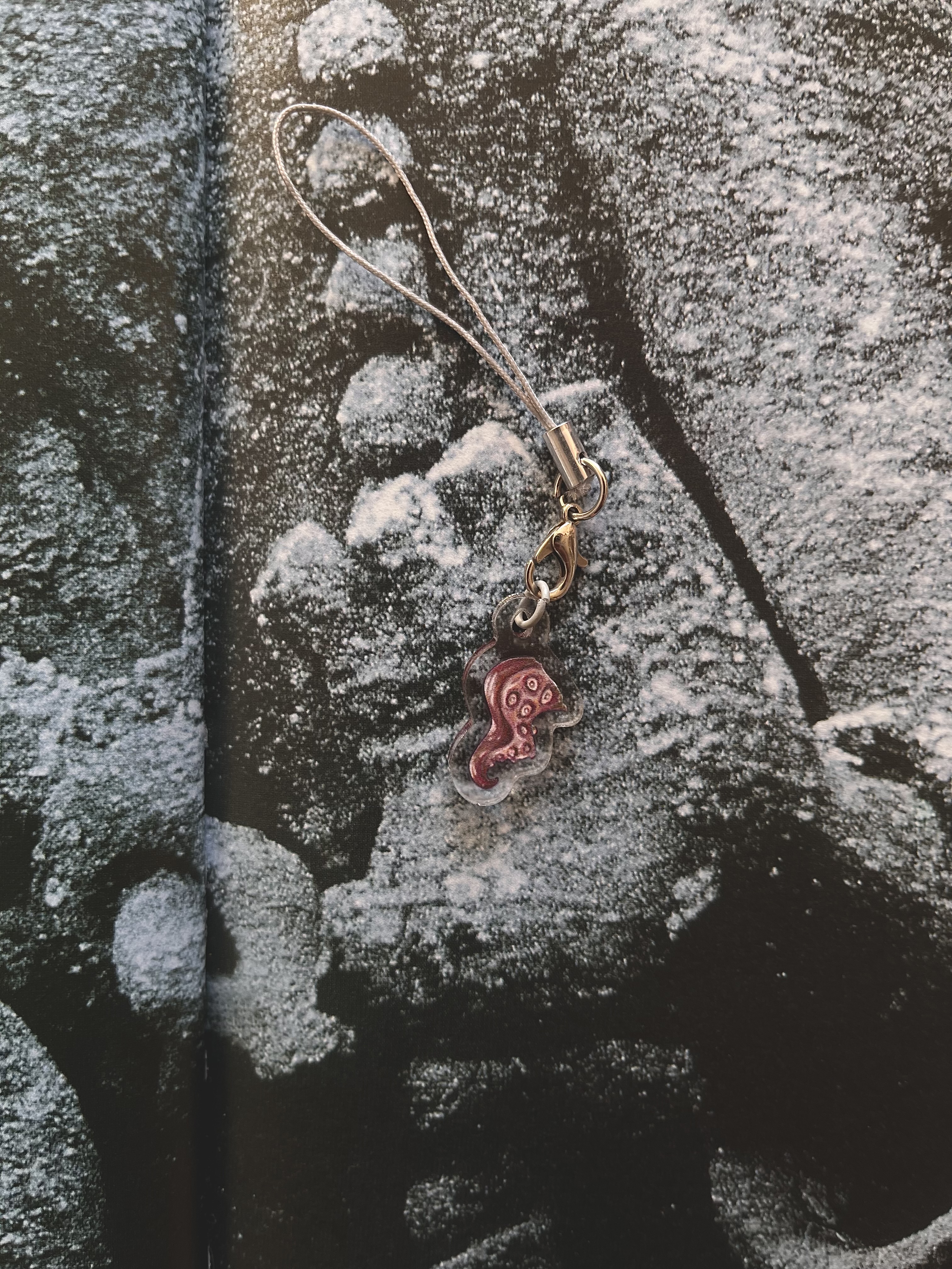 Брелок акриловый хеллоуин.щупальце