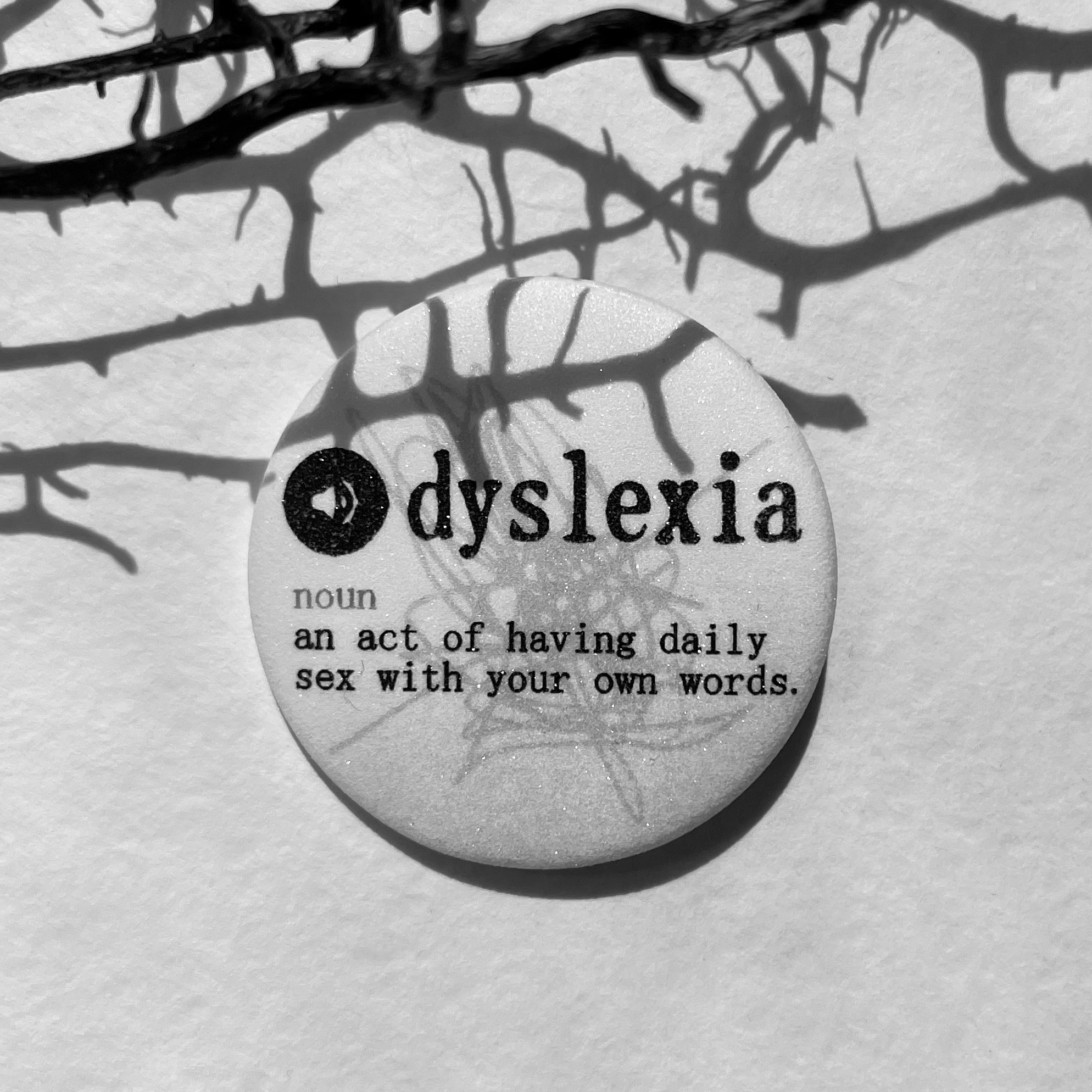 Значок круглый 44мм дислексия