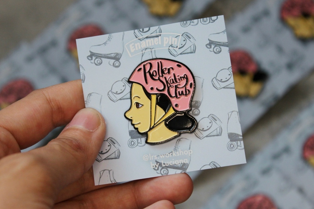 Пин Roller Skating Club розовый