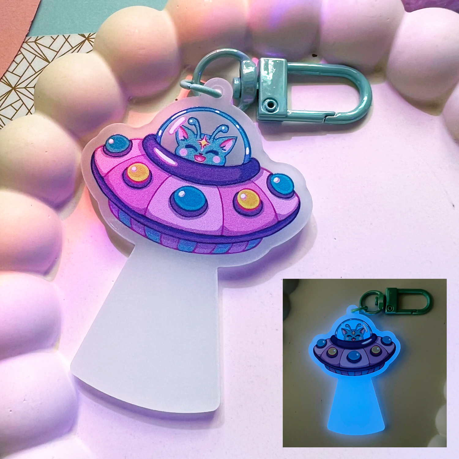 Брелок НЛО светящийся