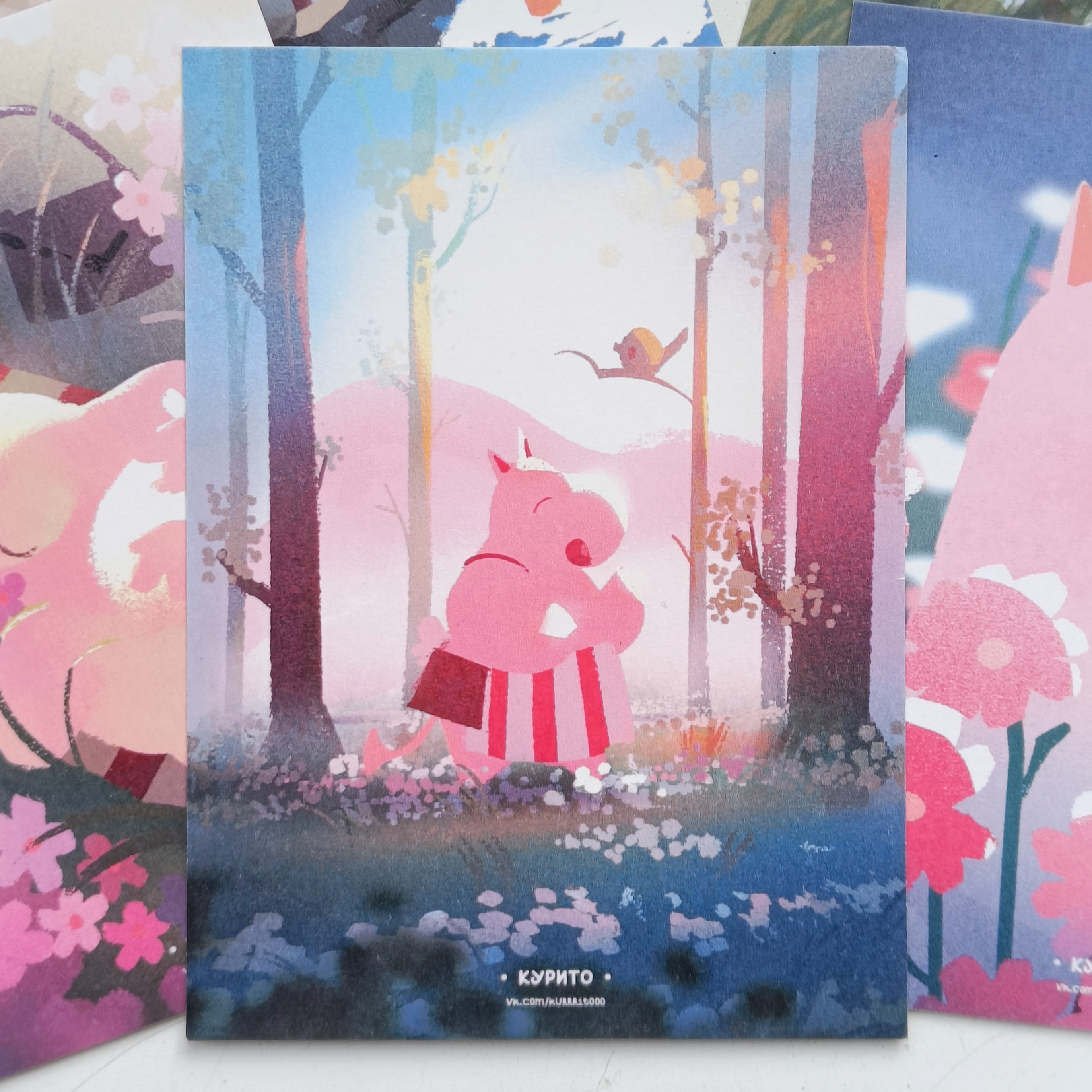 Открытка “Муми мама в лесу”