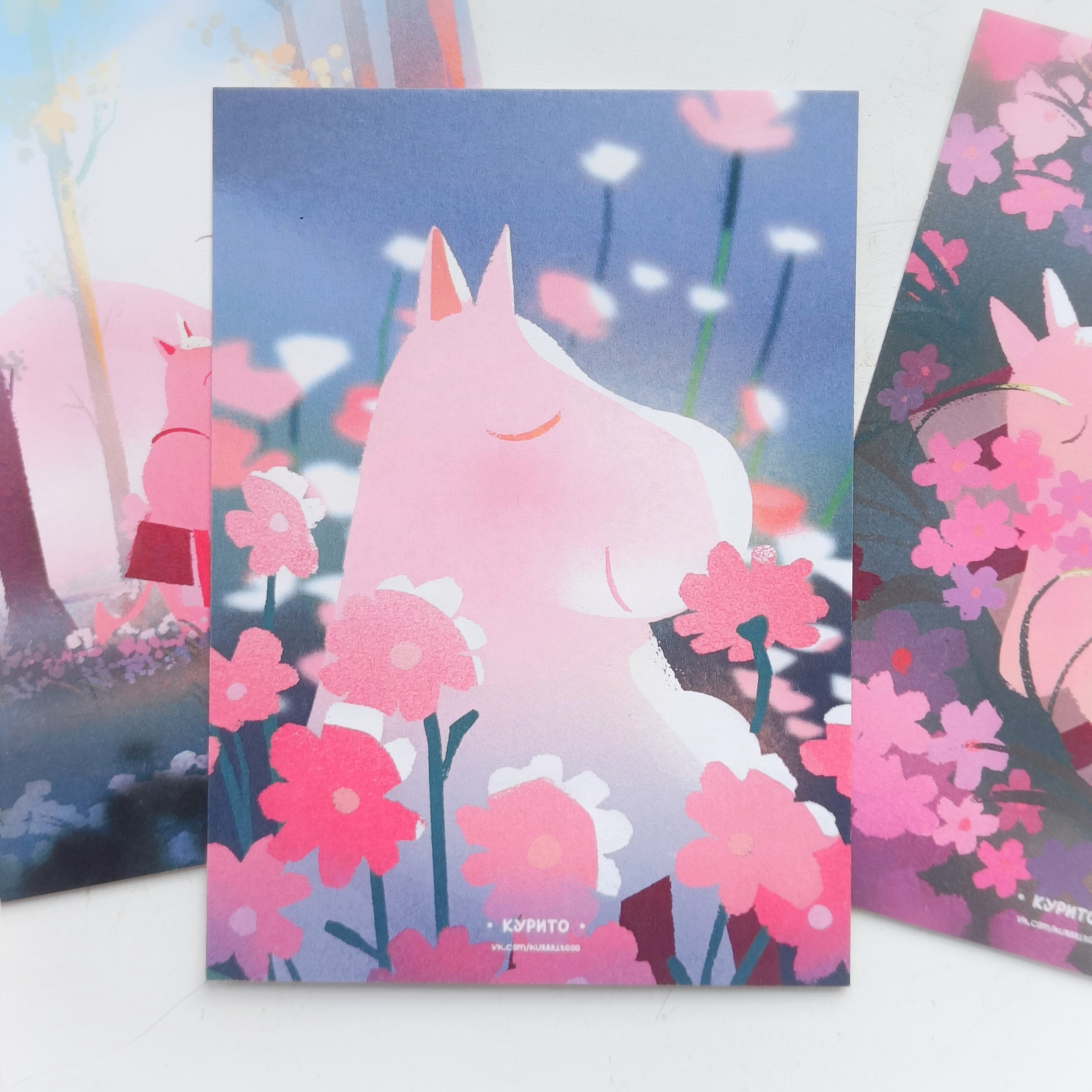 Открытка “Муми-мама в цветах”