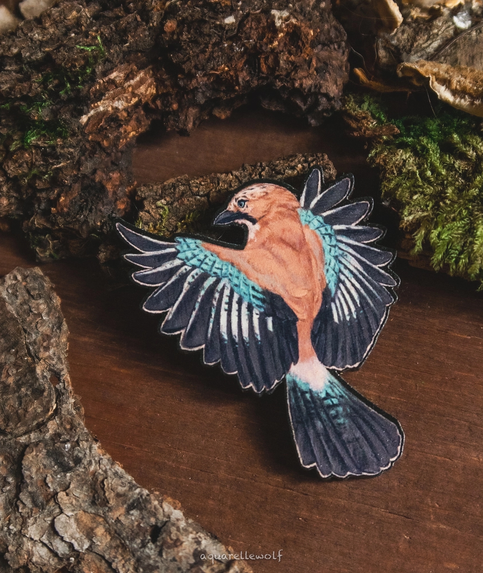 Значок дерев. “Сойка летит”