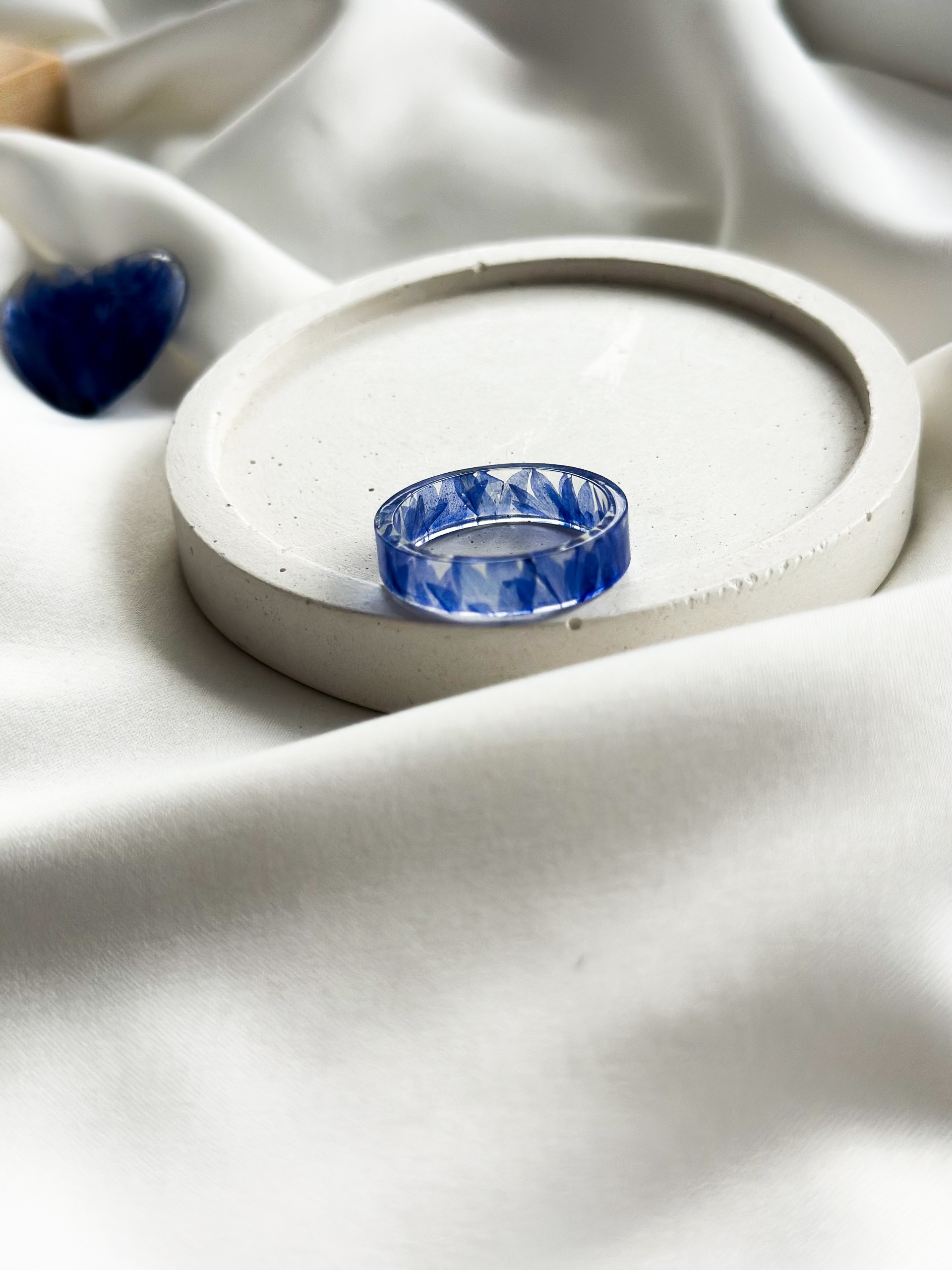 Кольцо с васильком 16 р.