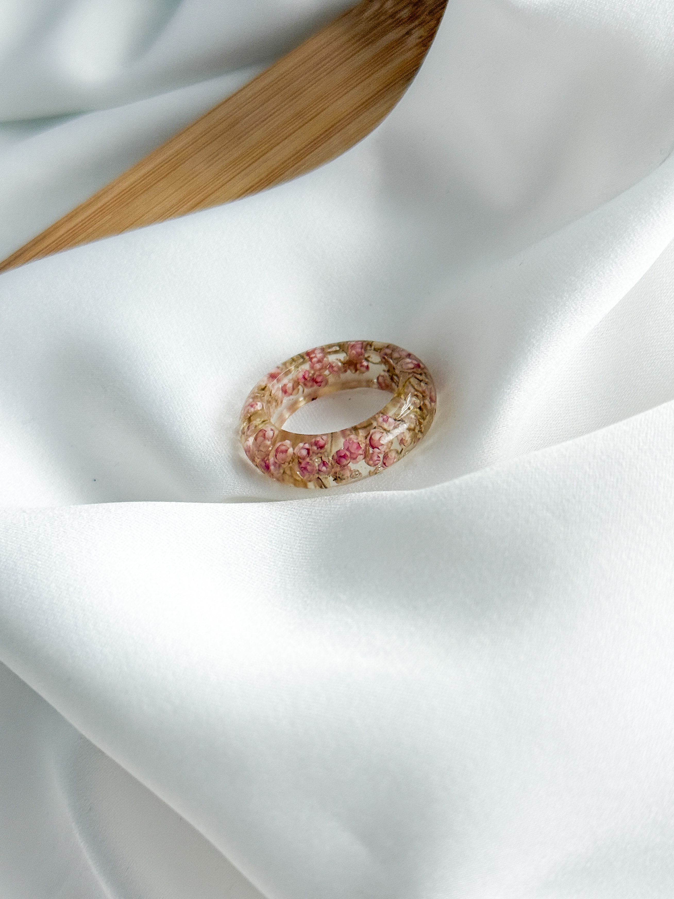 Кольцо с розовой гипсофилой 17 р.
