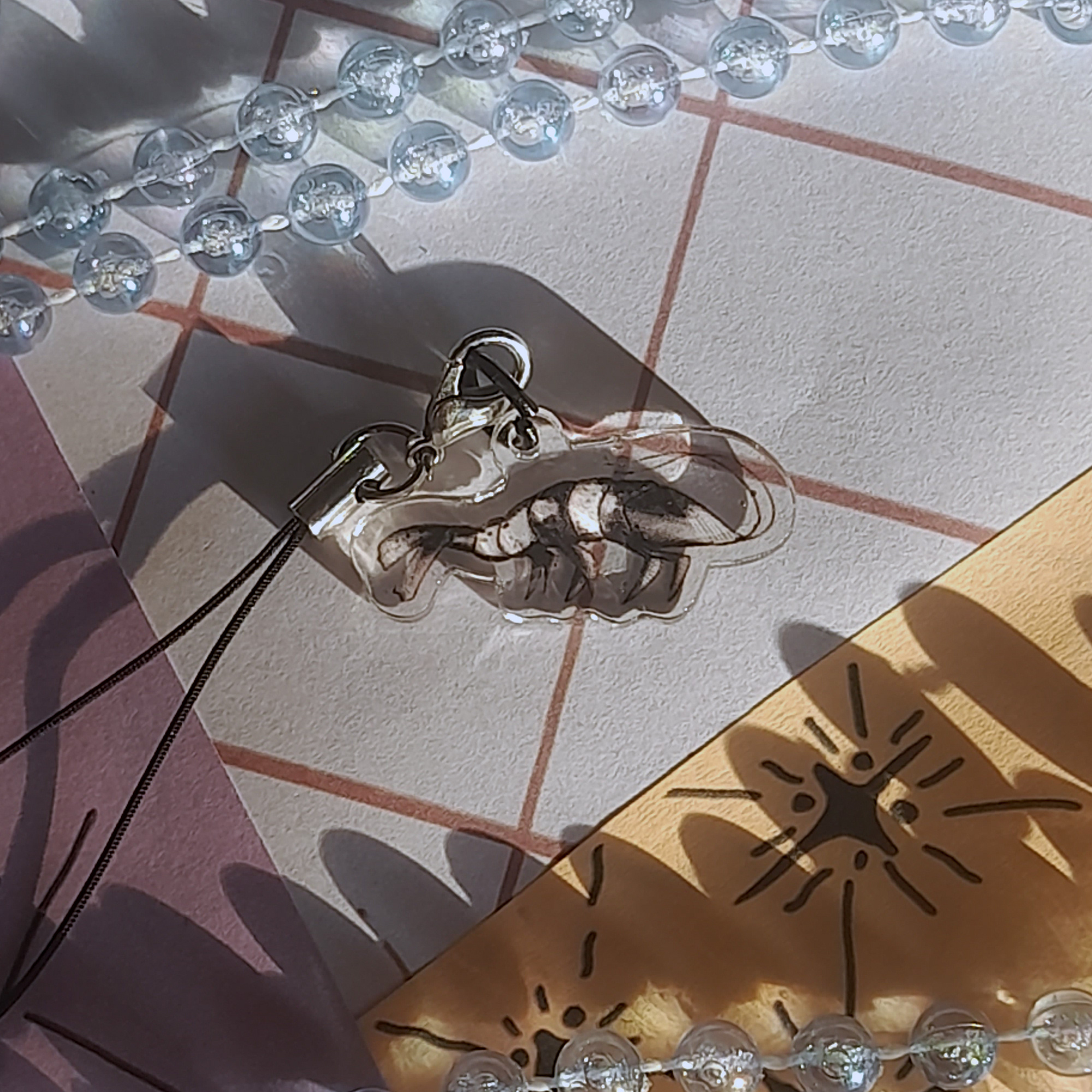 акриловый брелок 2см "шримп чёрный"