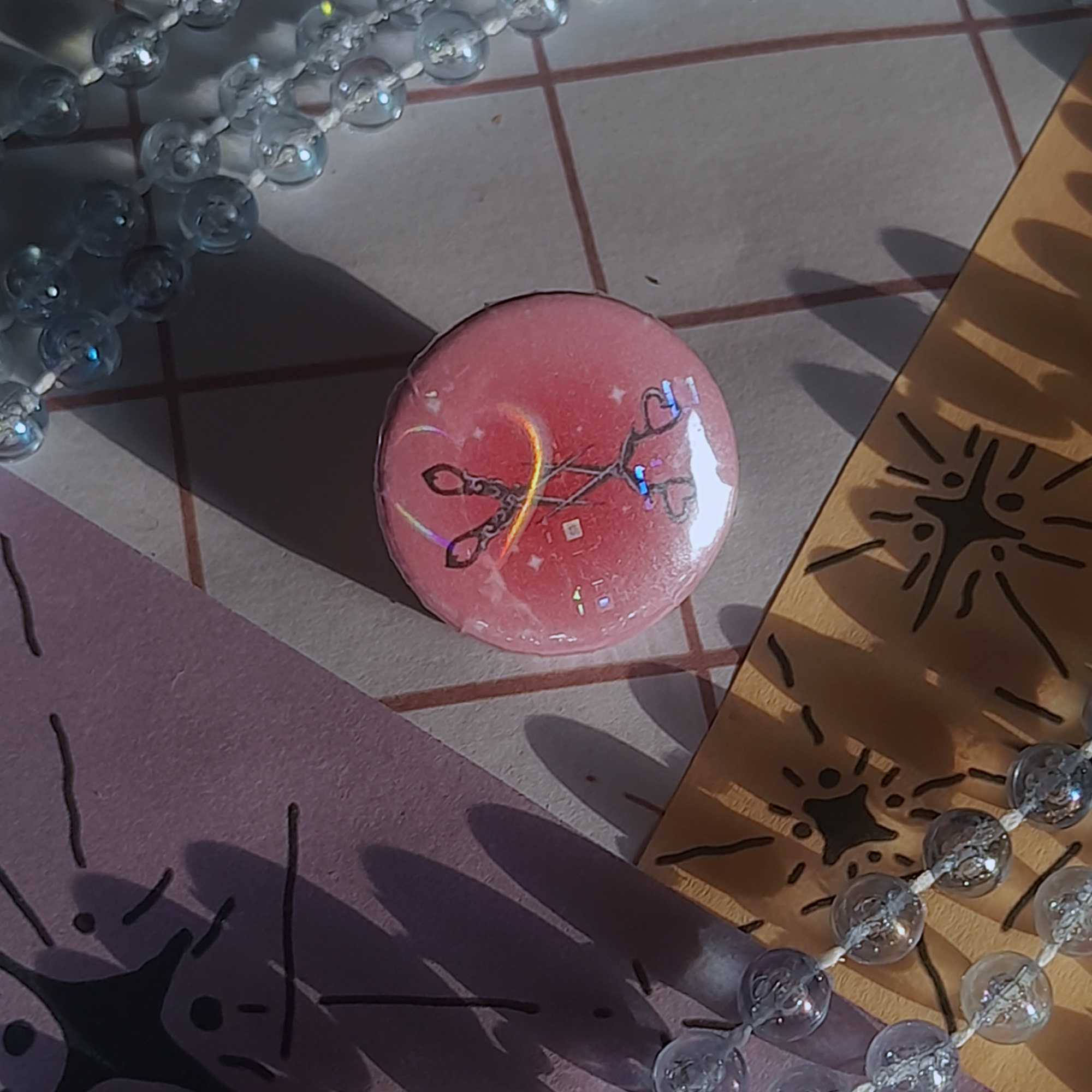 значок закатной 25мм "ножницы"