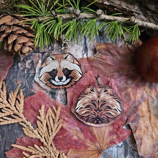 Подвеска "Енотовидная собака"