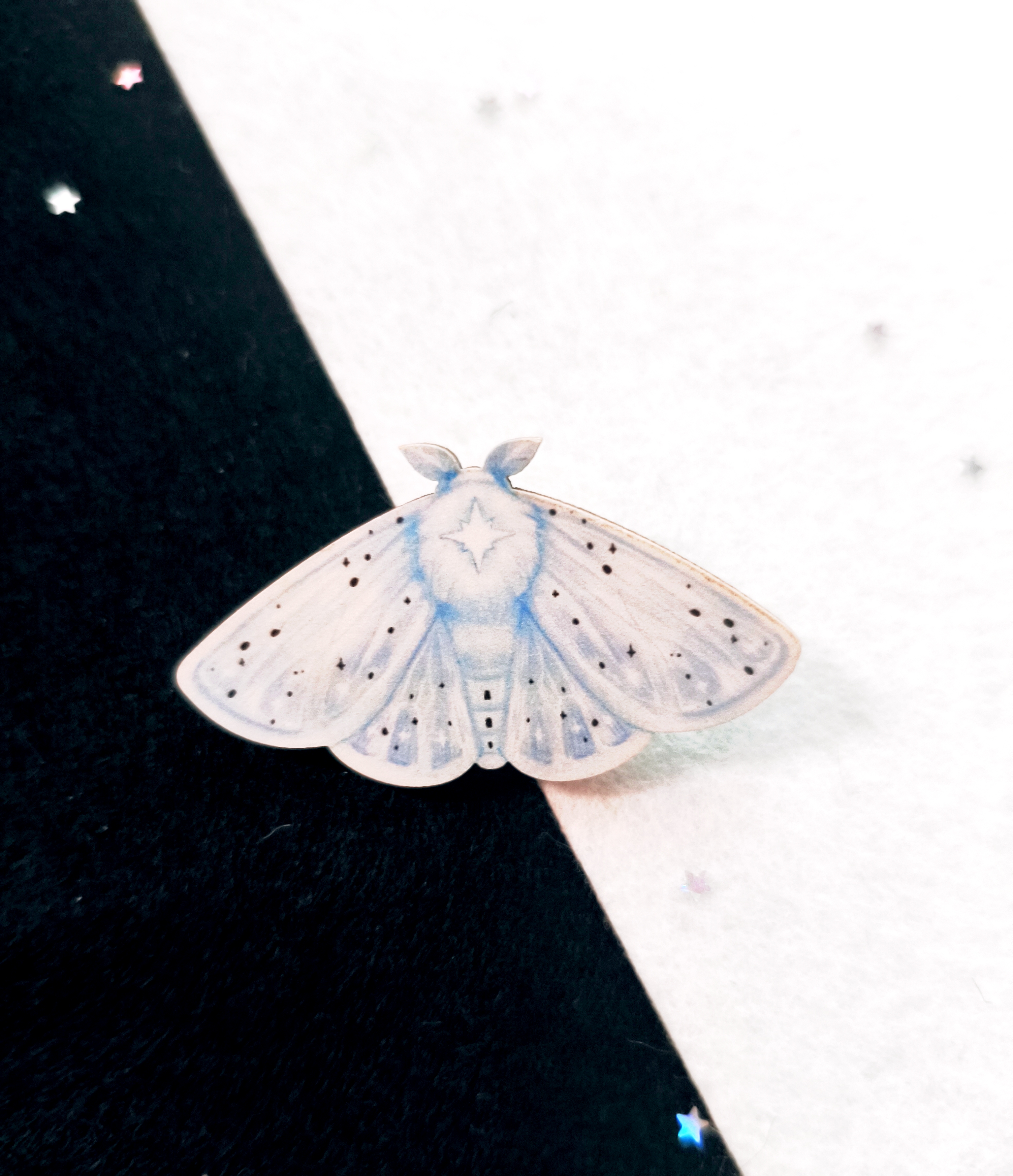 Пин дерево мотылек