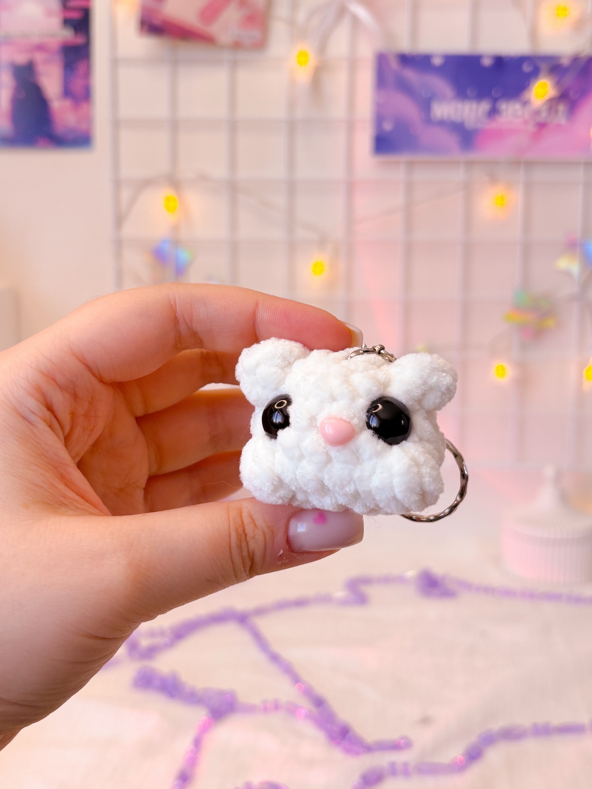 Котенок (белый)