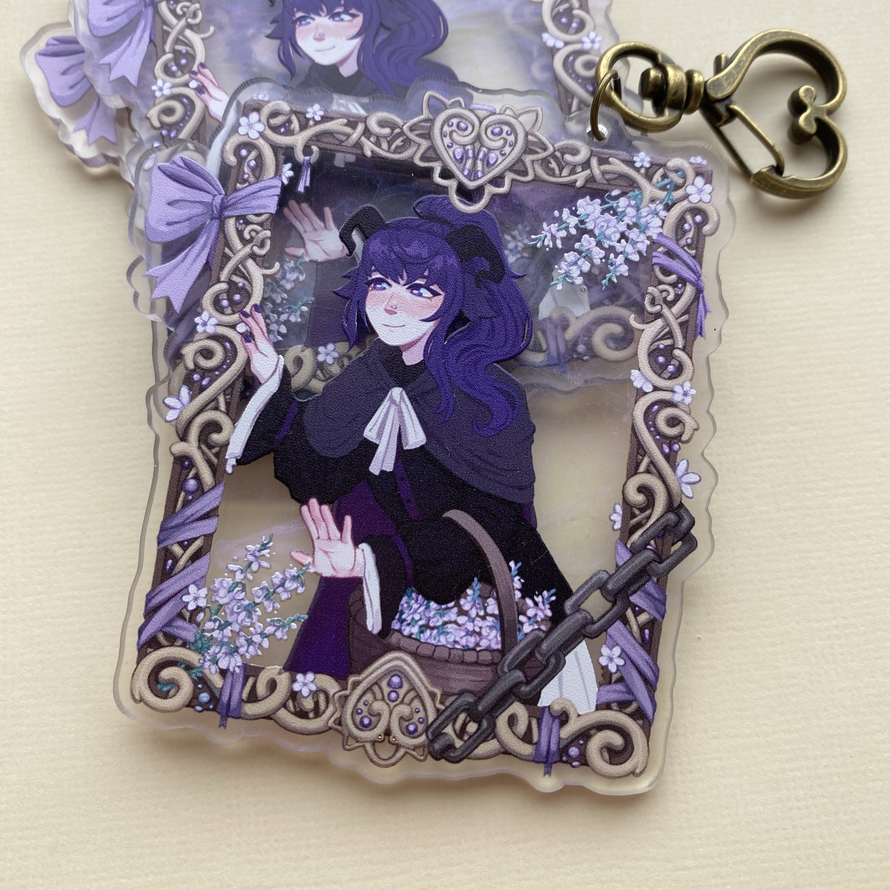 Брелок на цветном акриле Мафую козочка