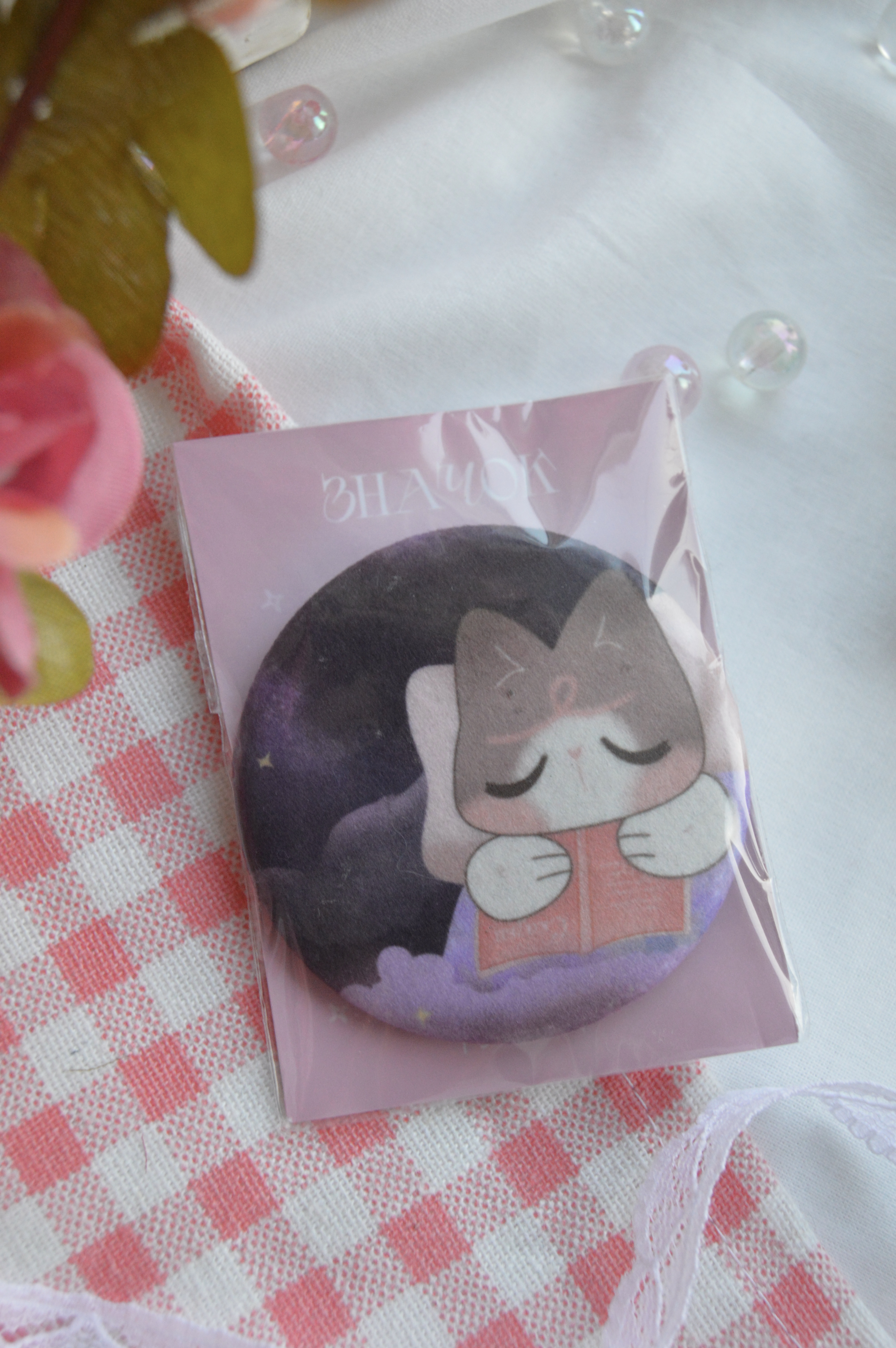 значок ткань с книжкой