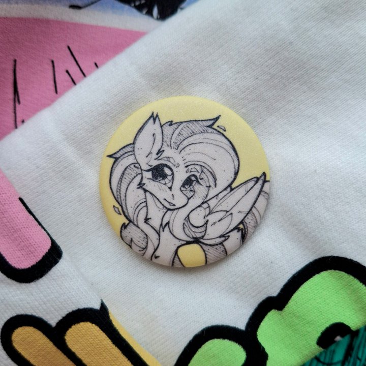 Значок Флаттершай к 15-летию MLP:FiM