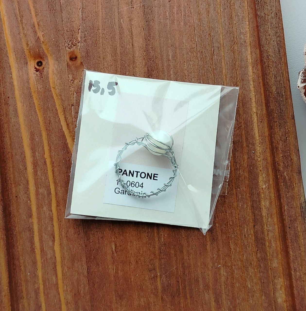 Кольцо с перламутром 155