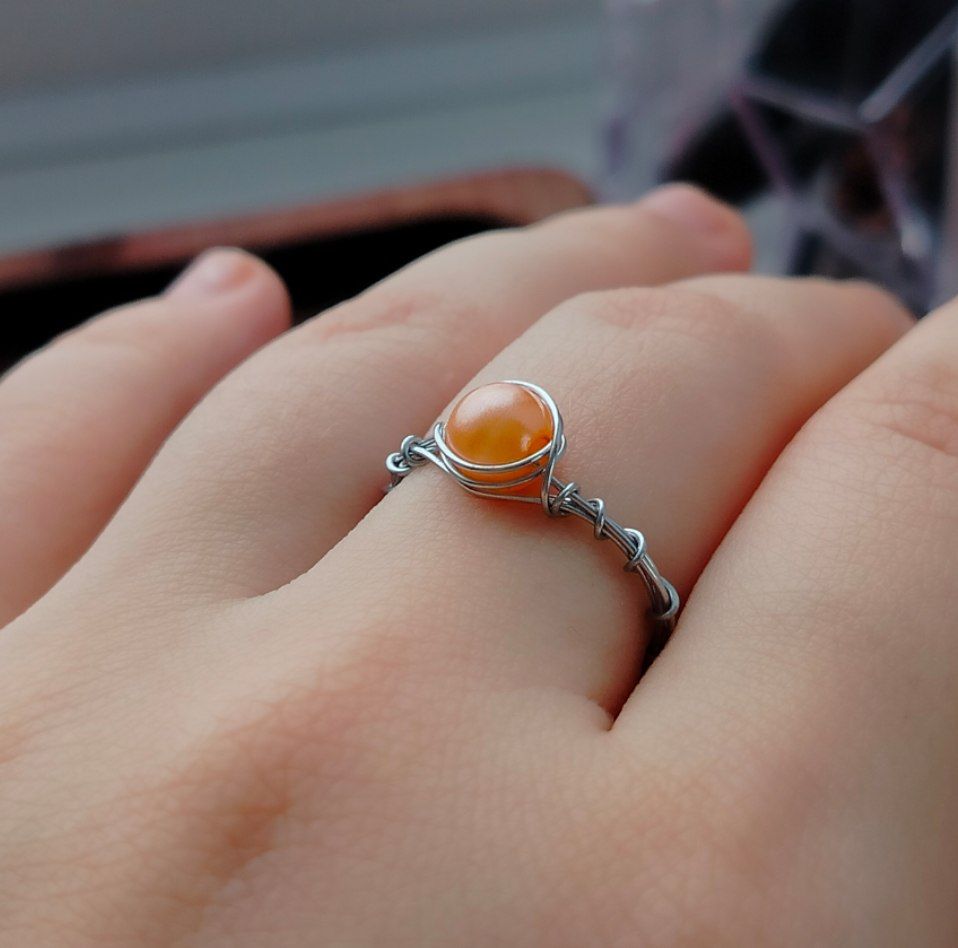 Кольцо 17 с акрилом оранж.