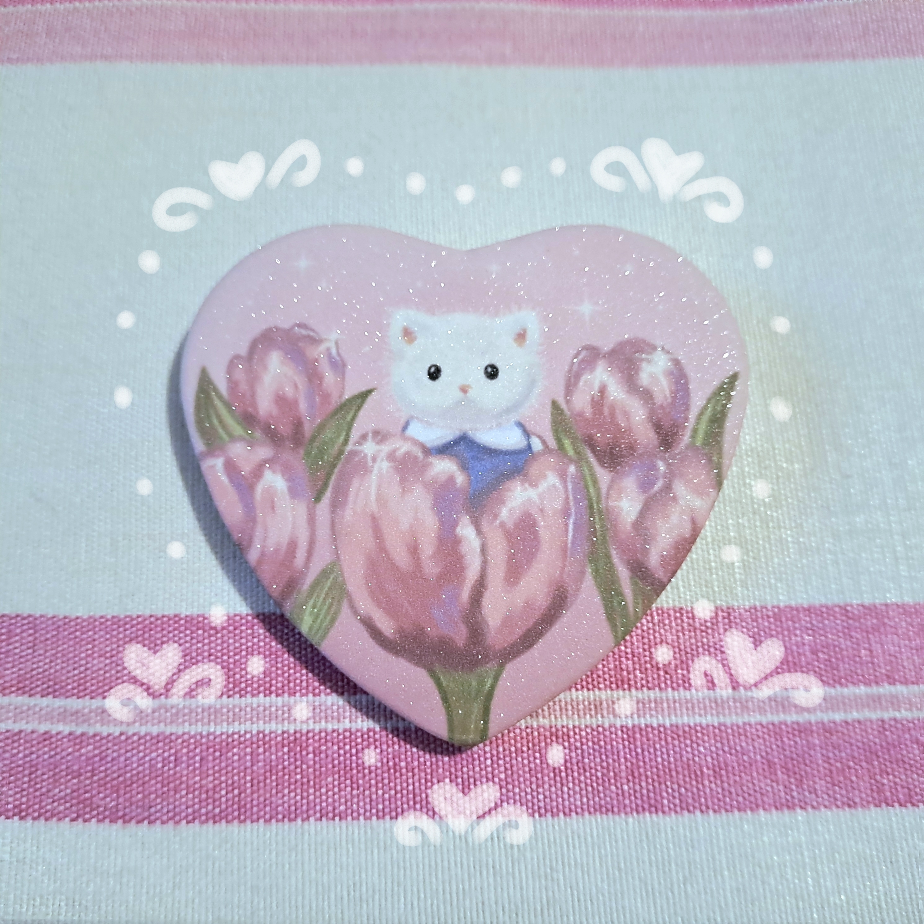 Значок "Котенок в тюльпанах"