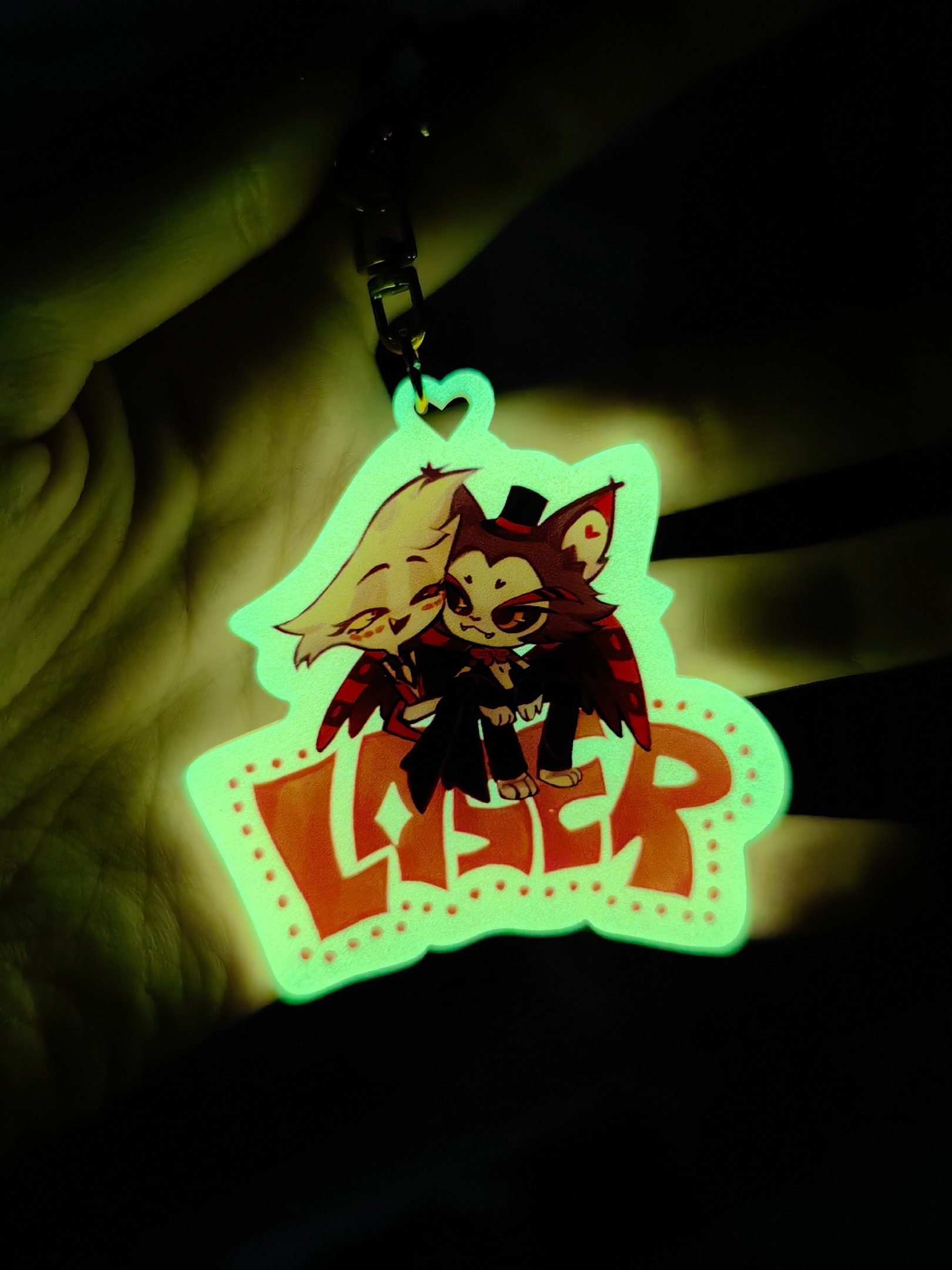 Брелок светящийся в темноте "Лузеры Хазбин"