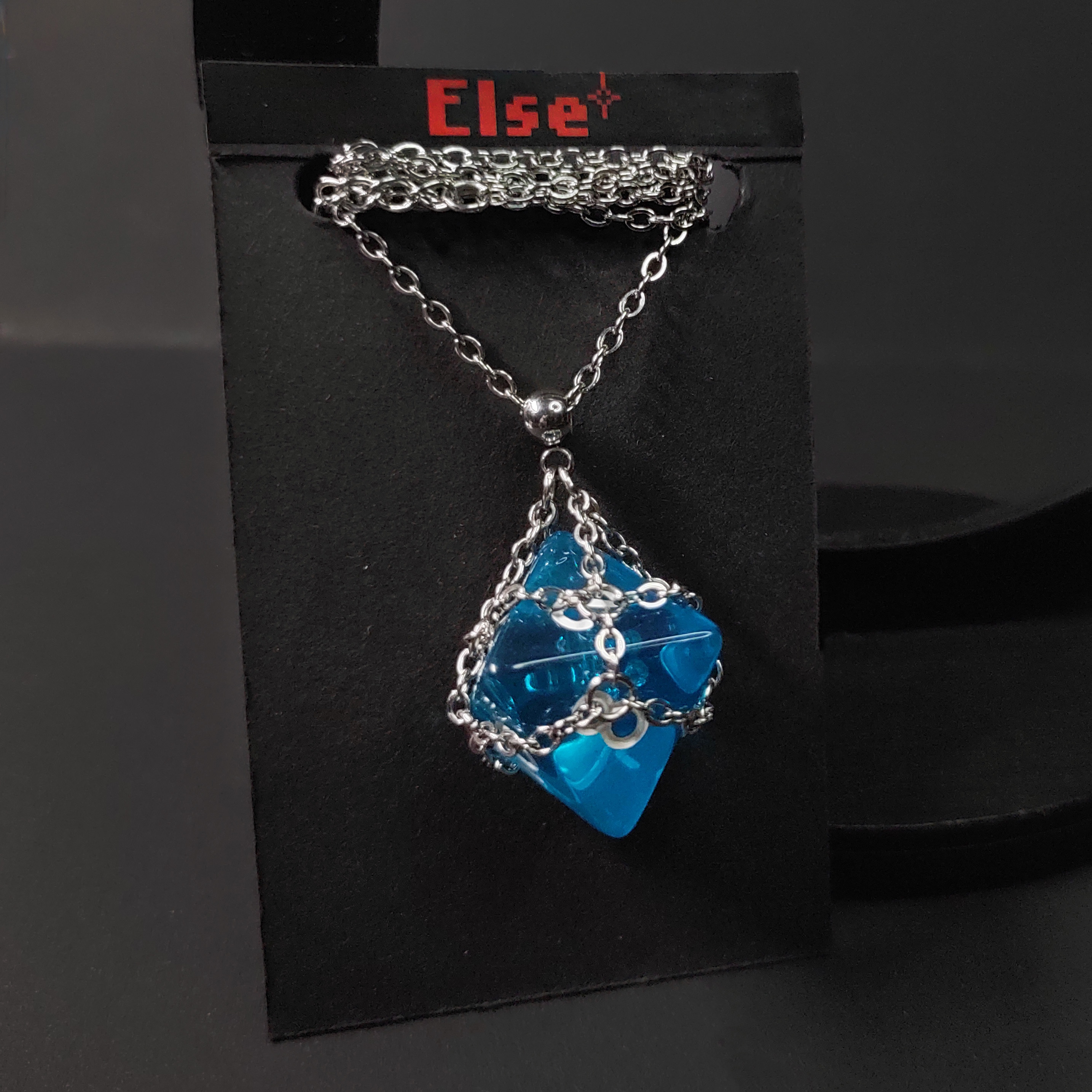 Подвеска днд "д8" голубая (нерж. сталь)