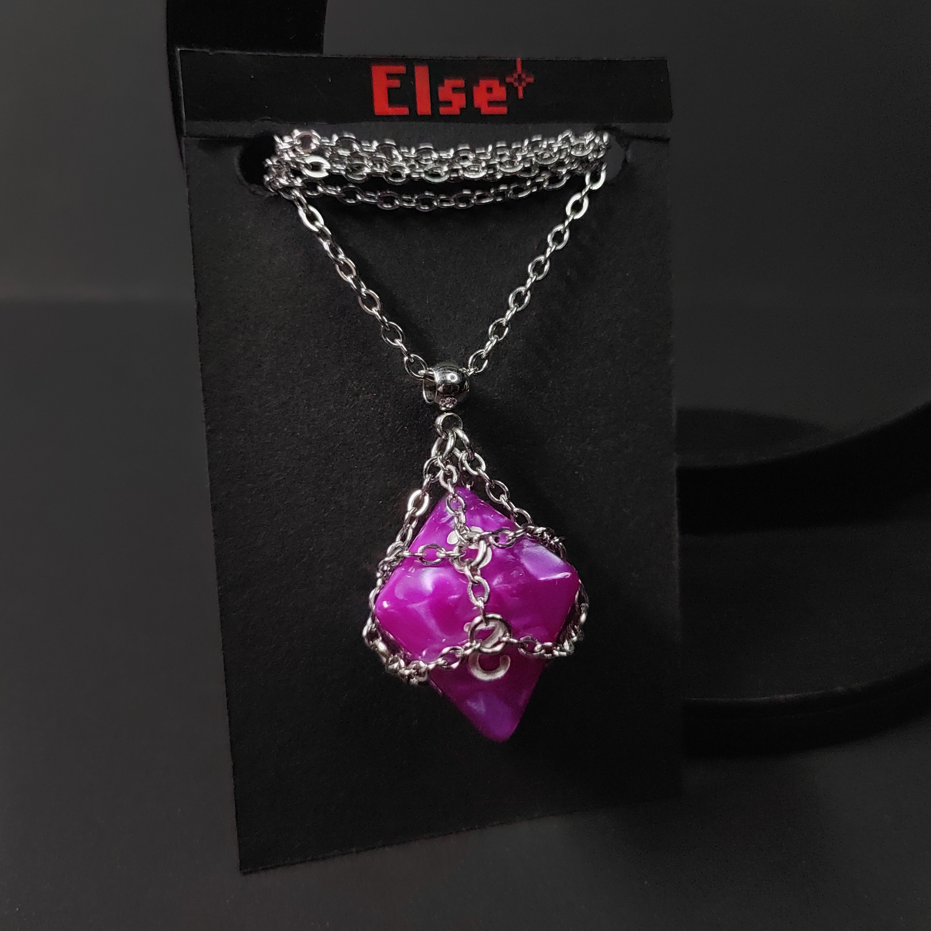 Подвеска днд "д8" фуксия (нерж. сталь)