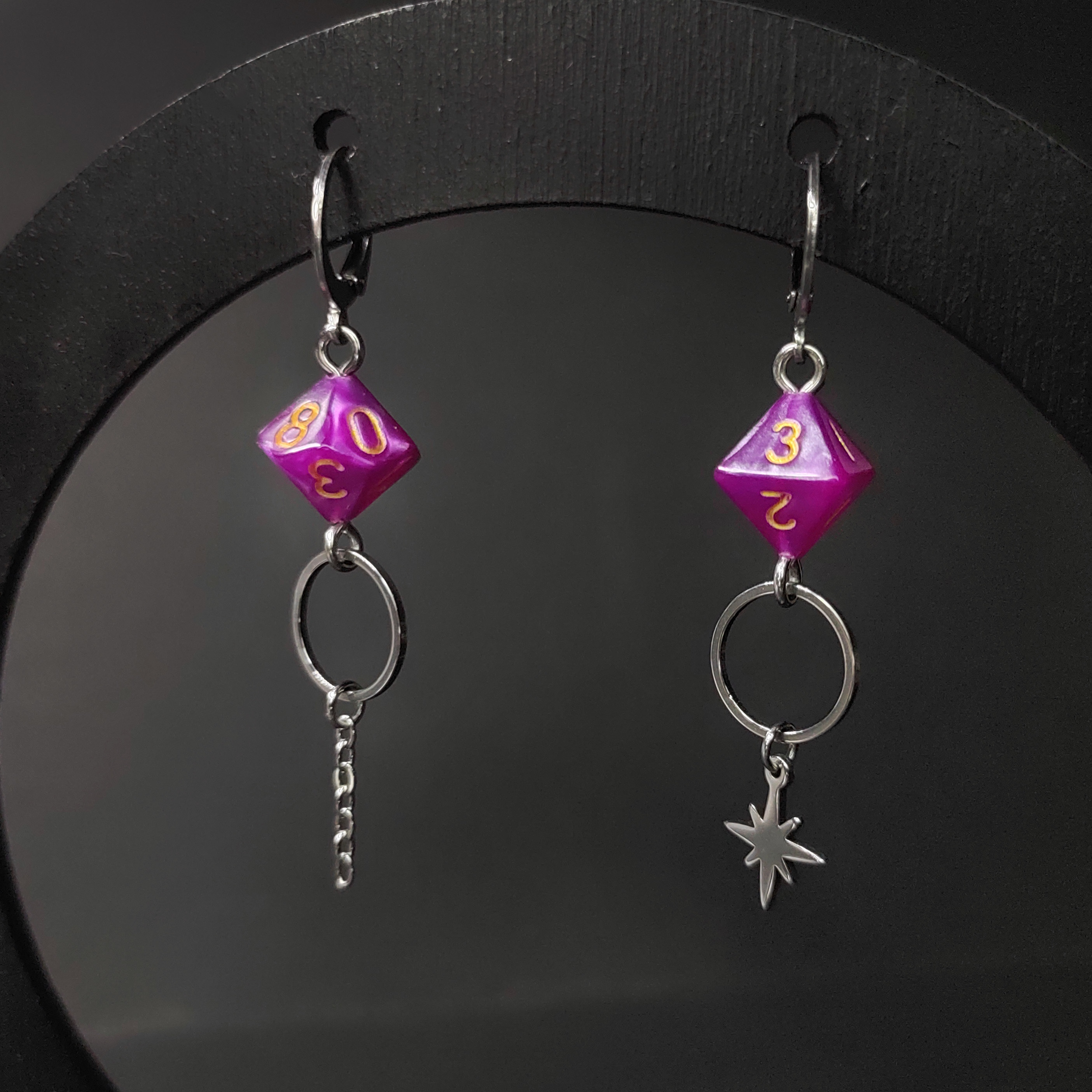 Серьги днд "д8" и "д10" фуксия (нерж. сталь)