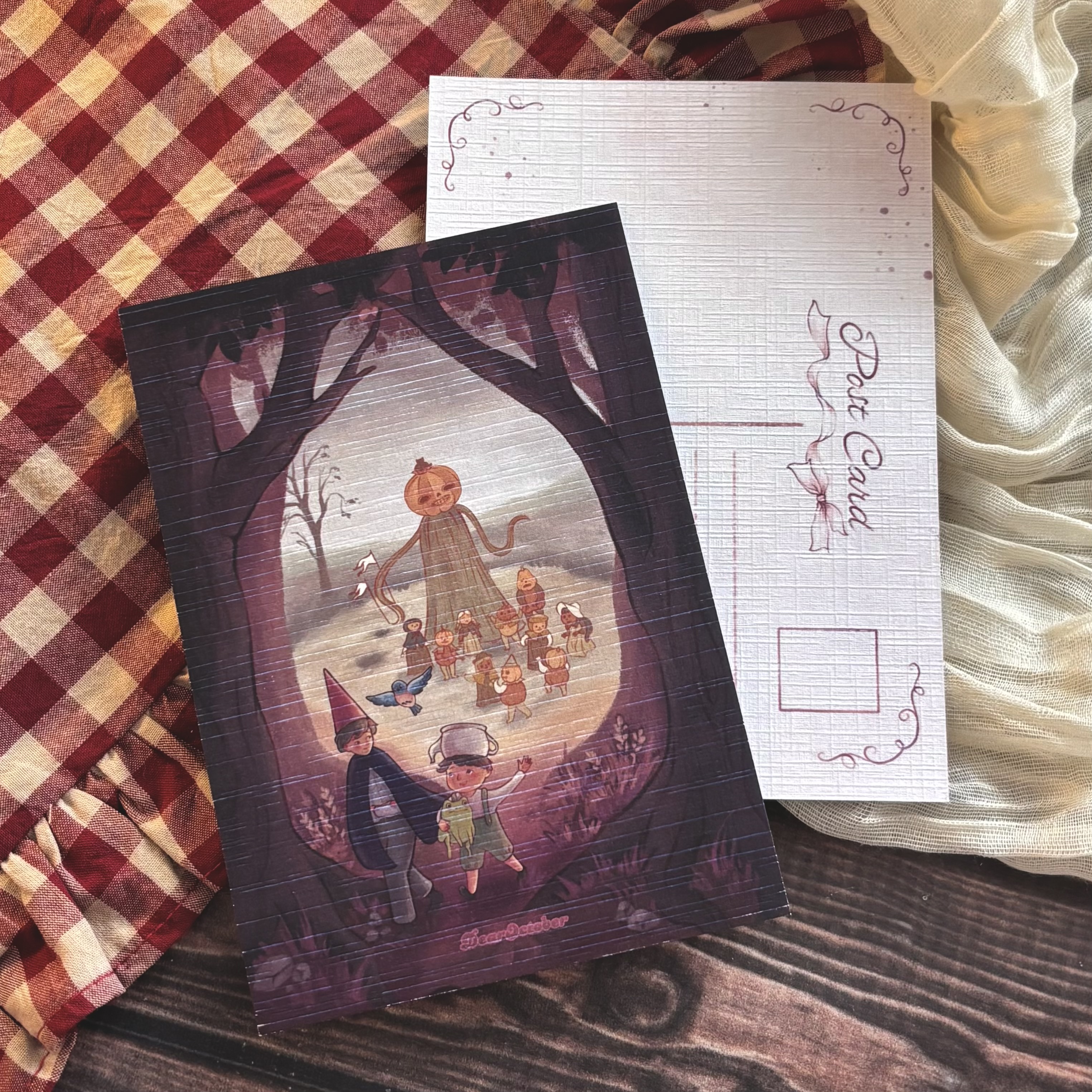 Открытка "По ту сторону изгороди"