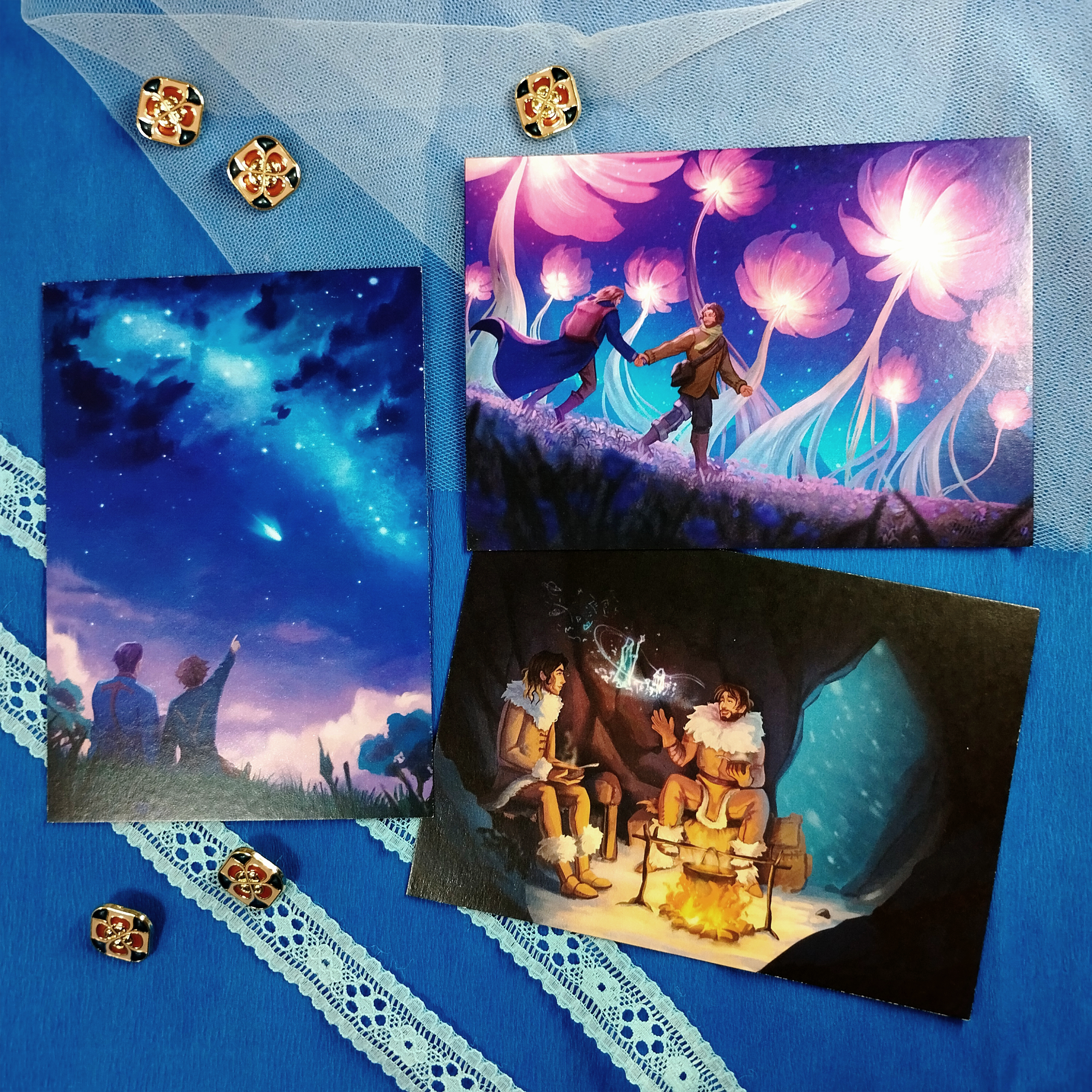 Три открытки (пещера, цветы и небо) вместе