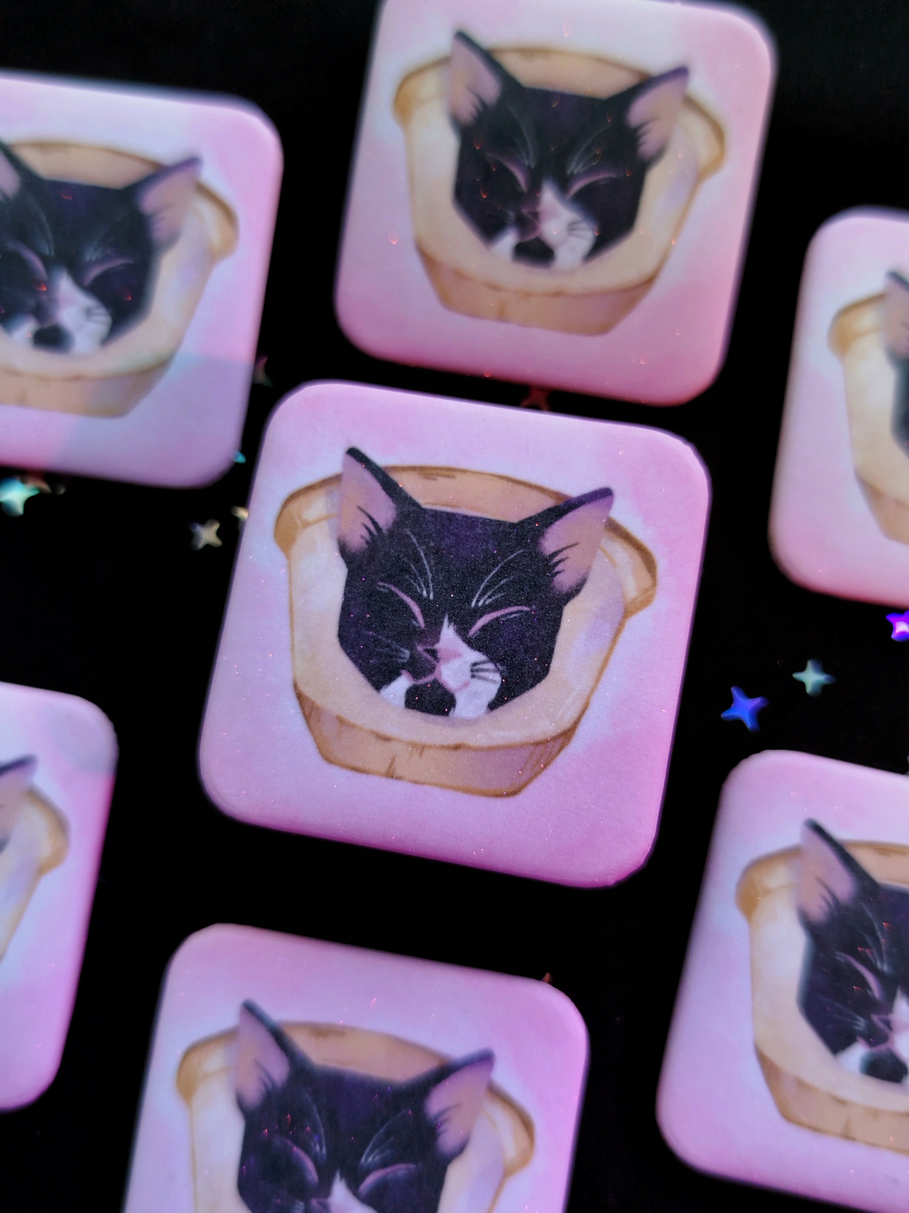 Значок "Котик в хлебушке"