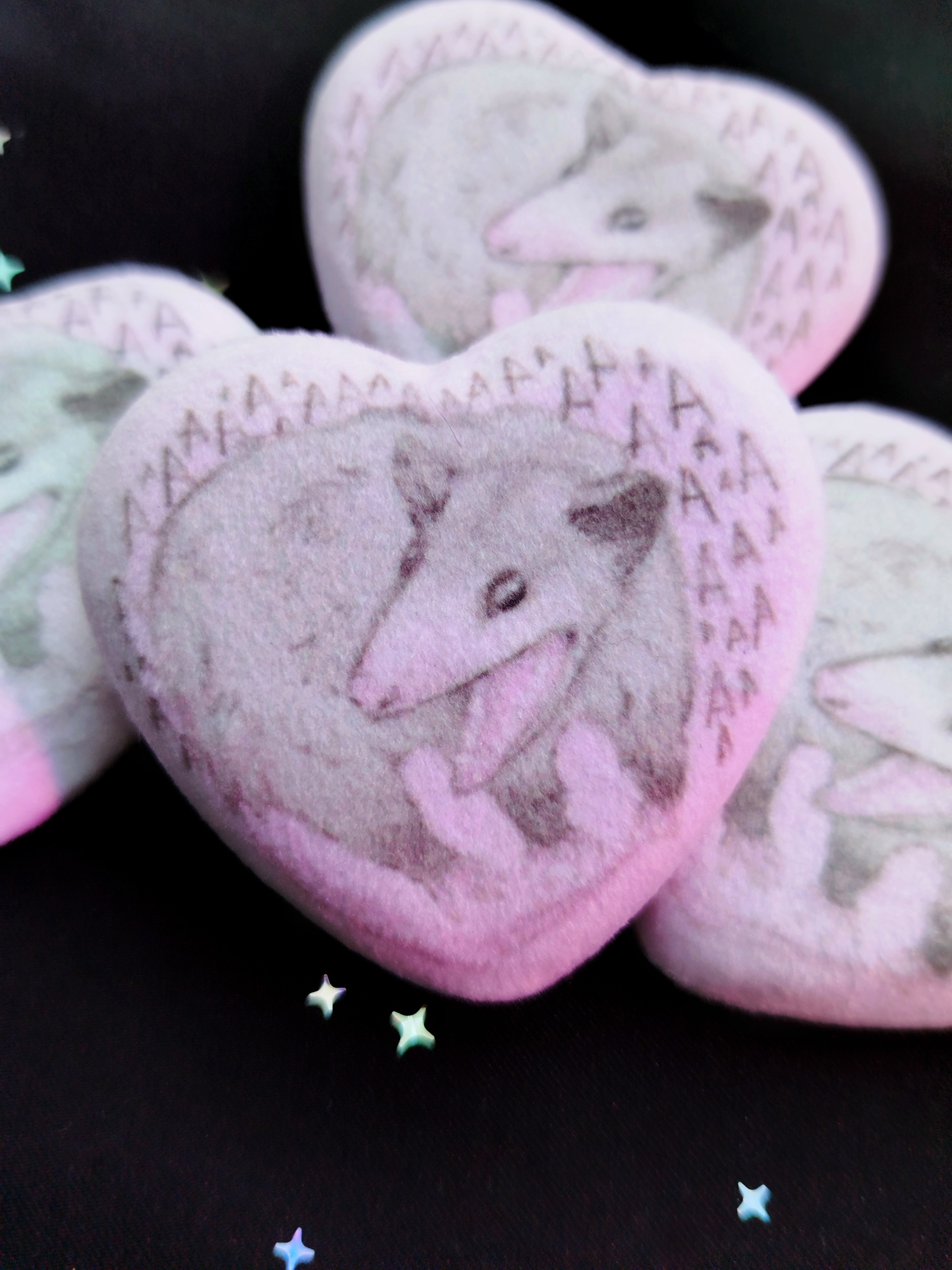 Плюшевый значок "Опосум кричит"