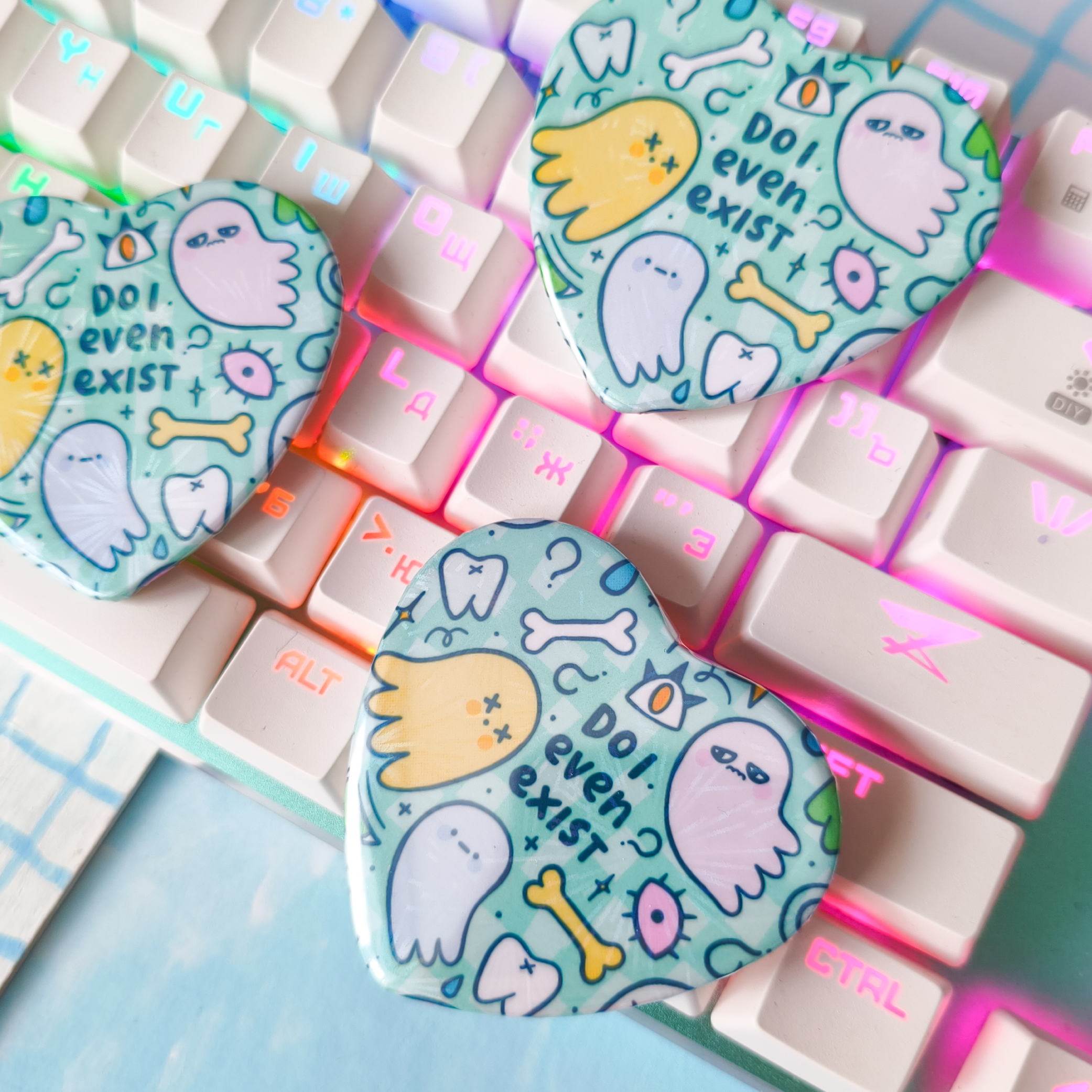 Значок-сердце Существую