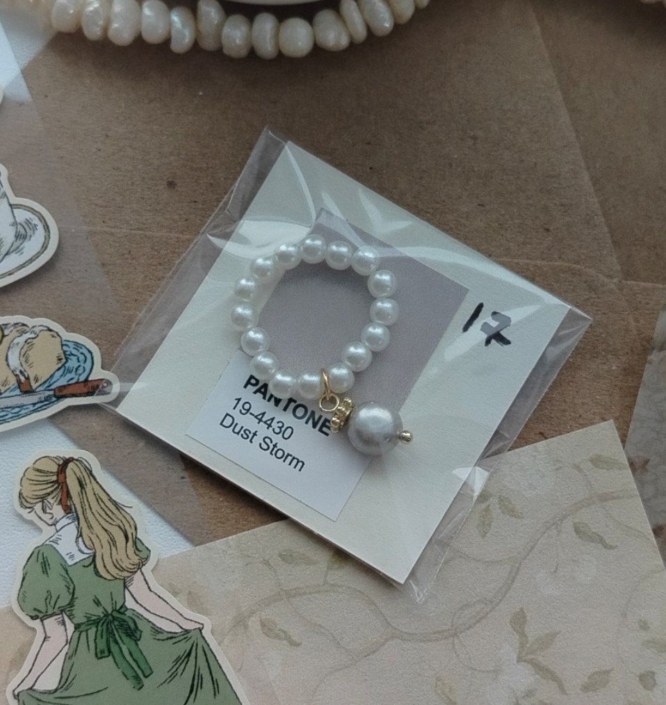 Кольцо 17 с серым жемчугом