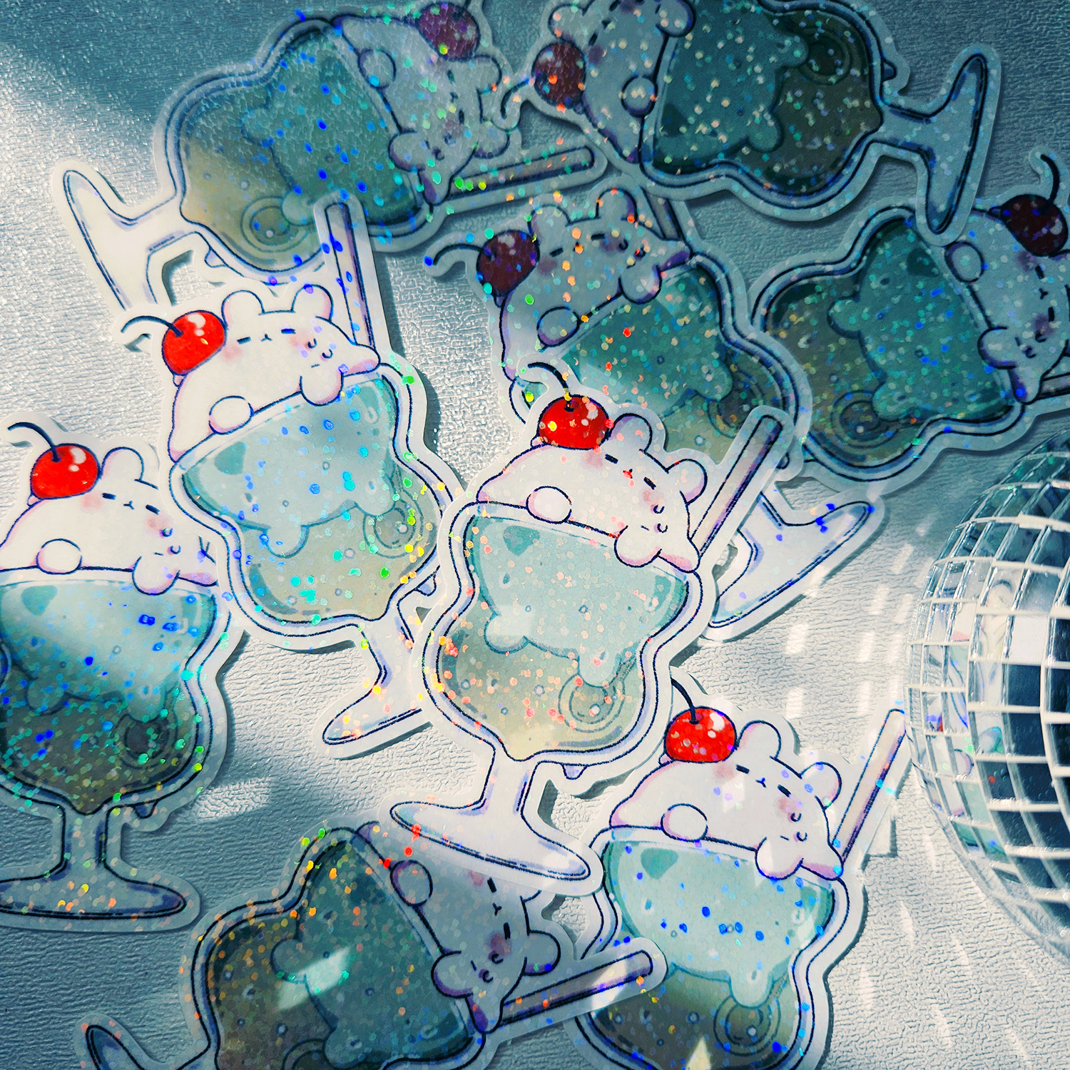 Стикер зайцы крем-сода