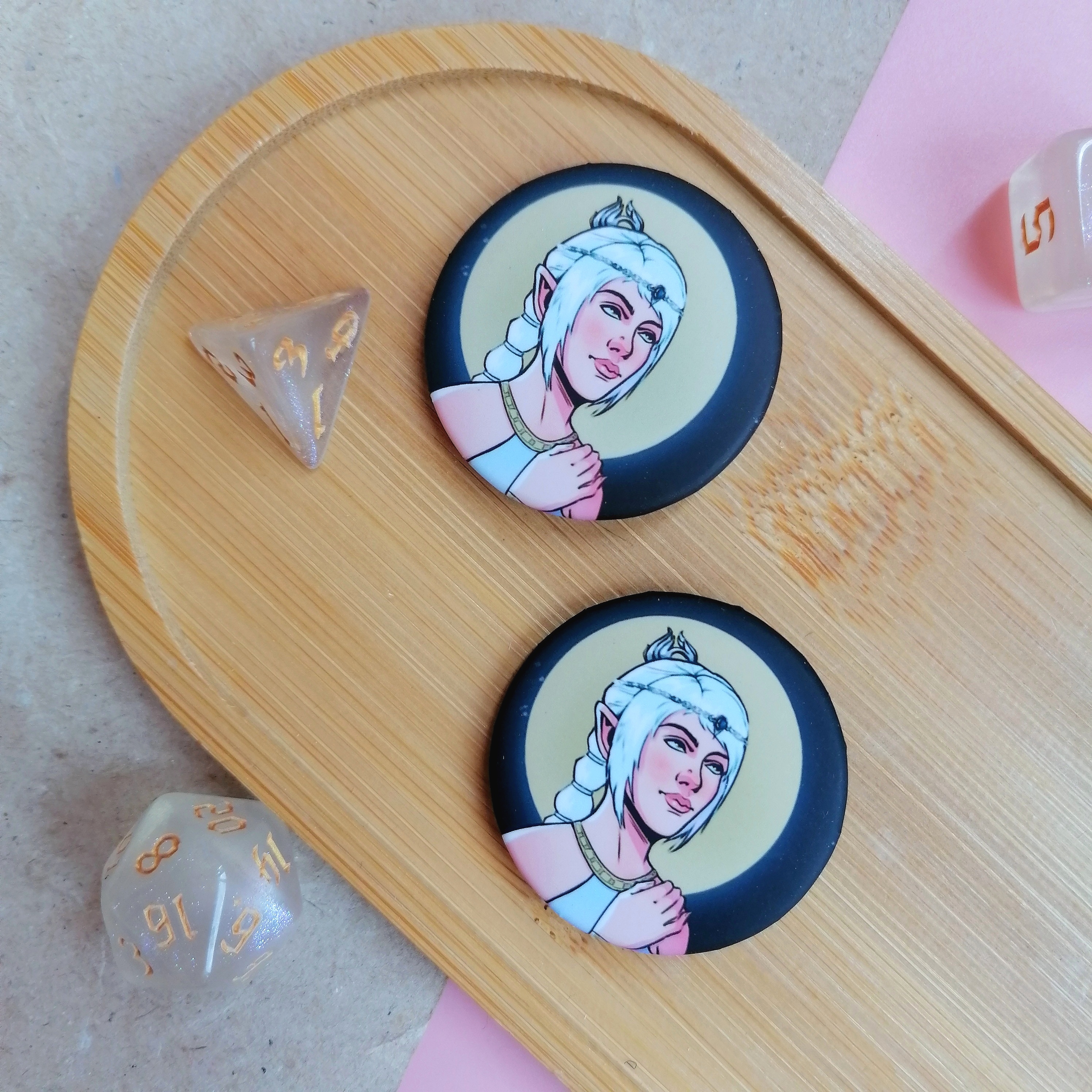 Значок 37мм светлая Шэдоухарт Врата Балдура/Baldur’s Gate