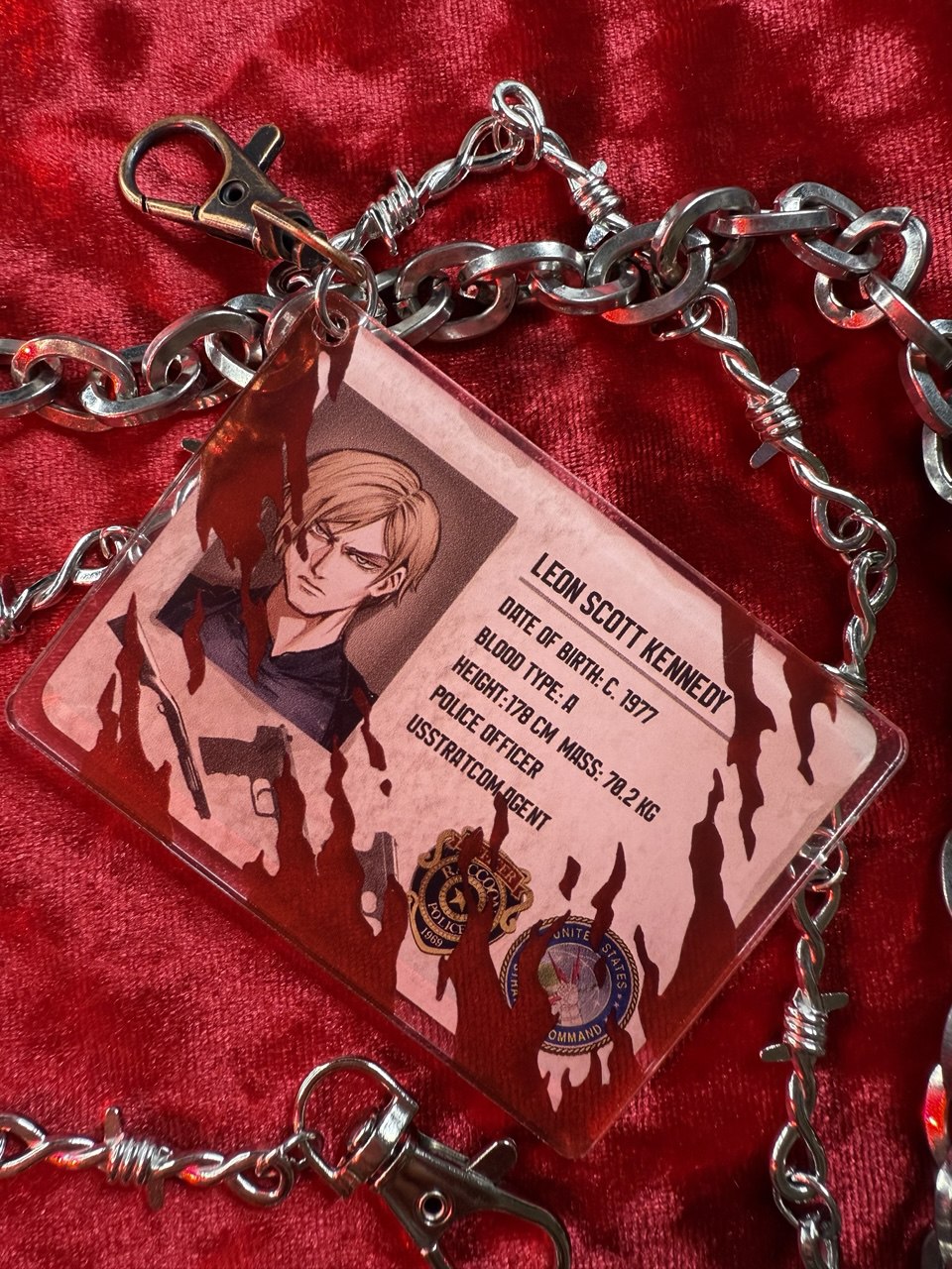 Брелок Леон Обитель Зла