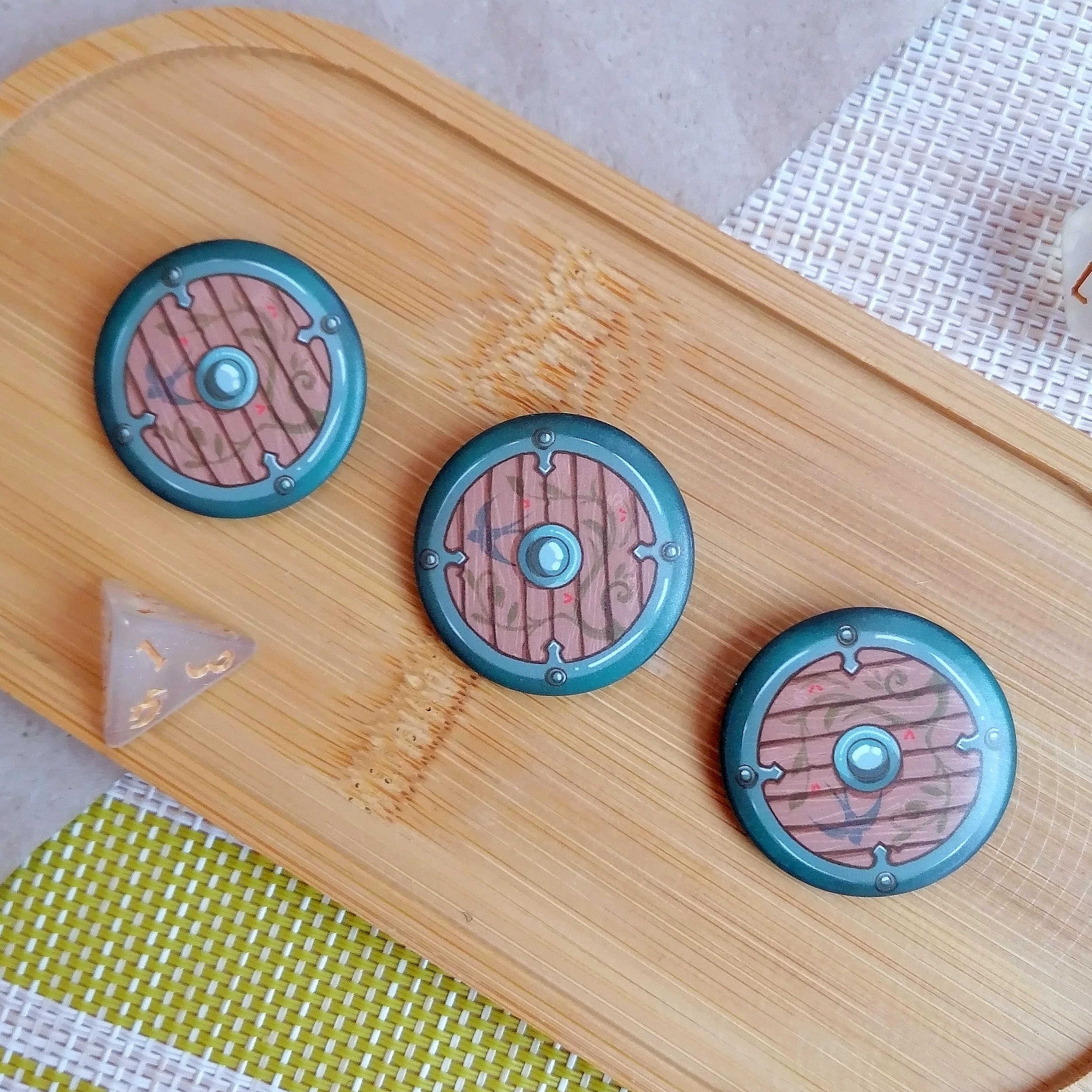 Значок 32мм Щит