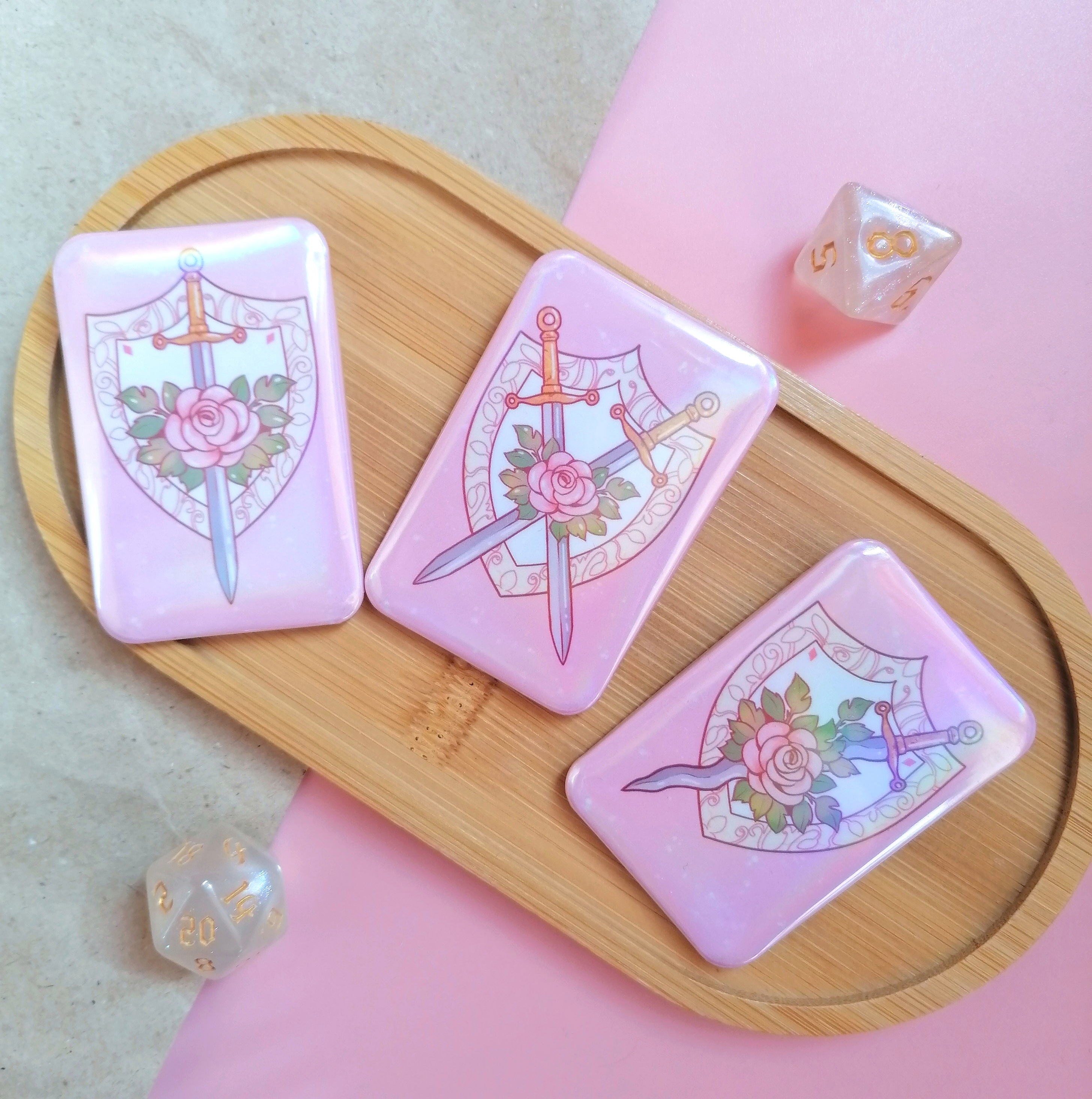 Гача значок прямоугольник Мечи и Розы