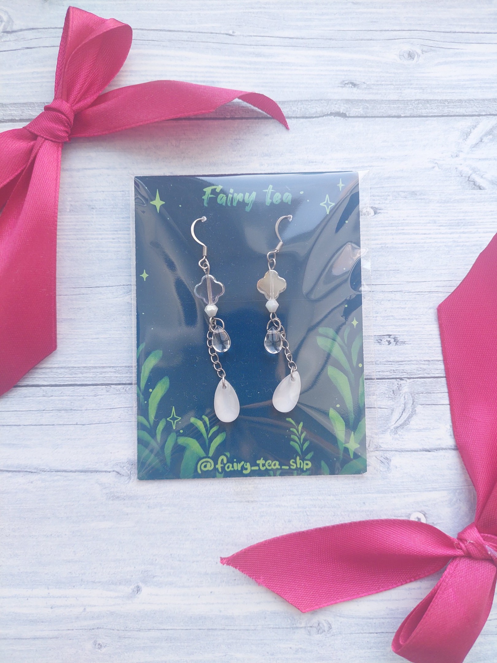 Серьги Белый