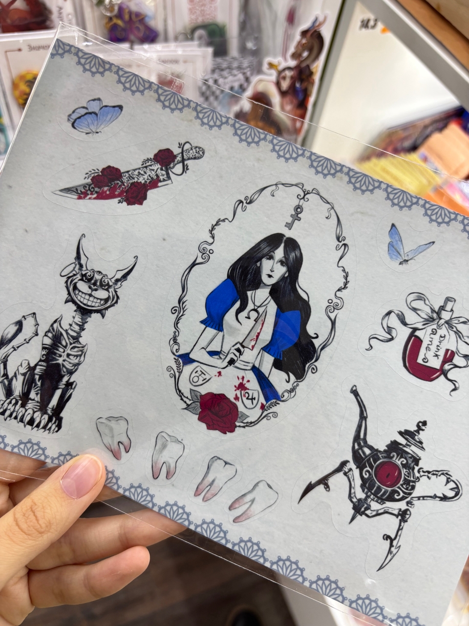 Стикерпак А5 "Алиса: Безумие возвращается / Alice: Madness returns"